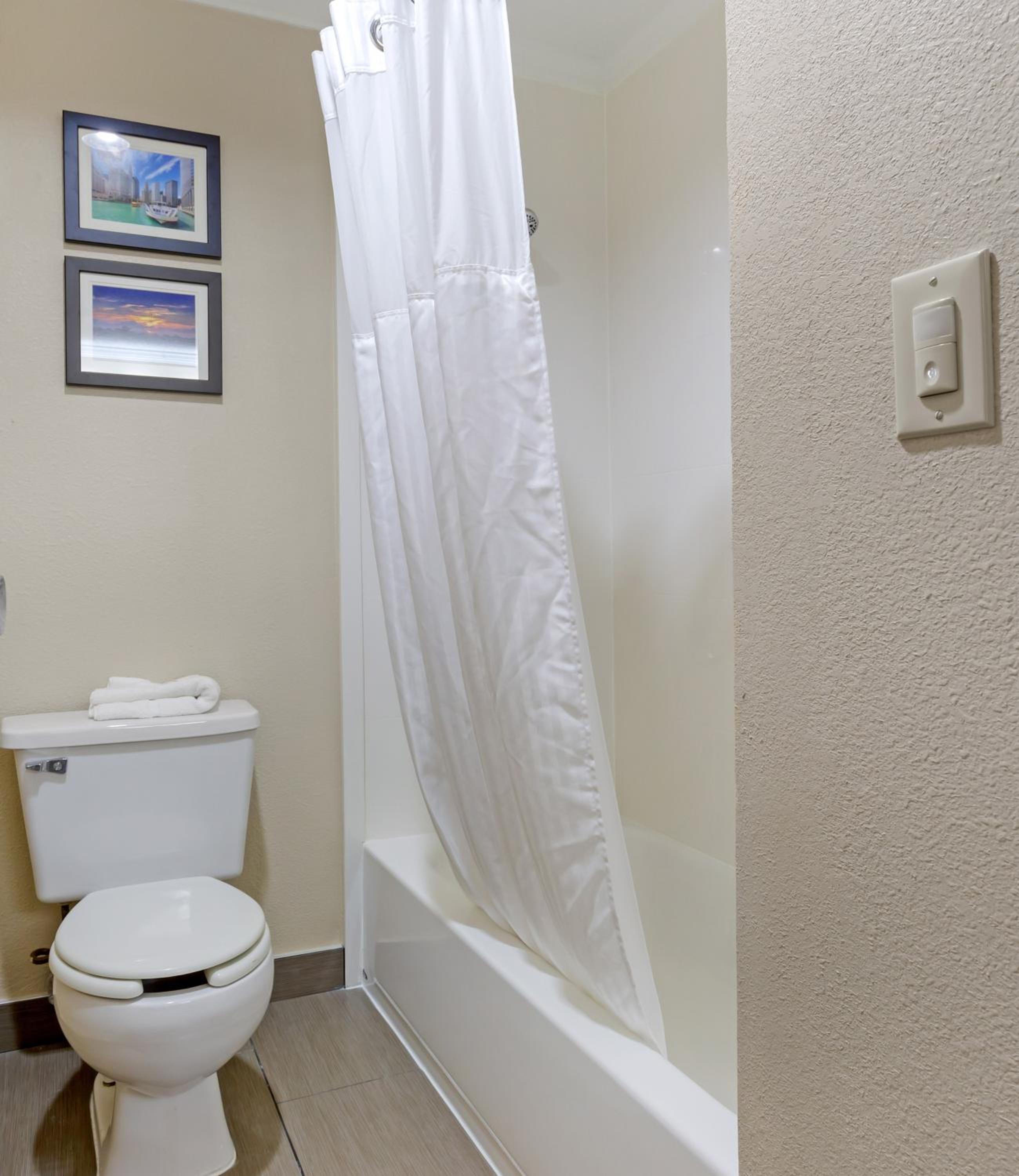 Hoffman Estates Vacations - Comfort Inn Hoffman Estates - Schaumburg - Property Image 17
