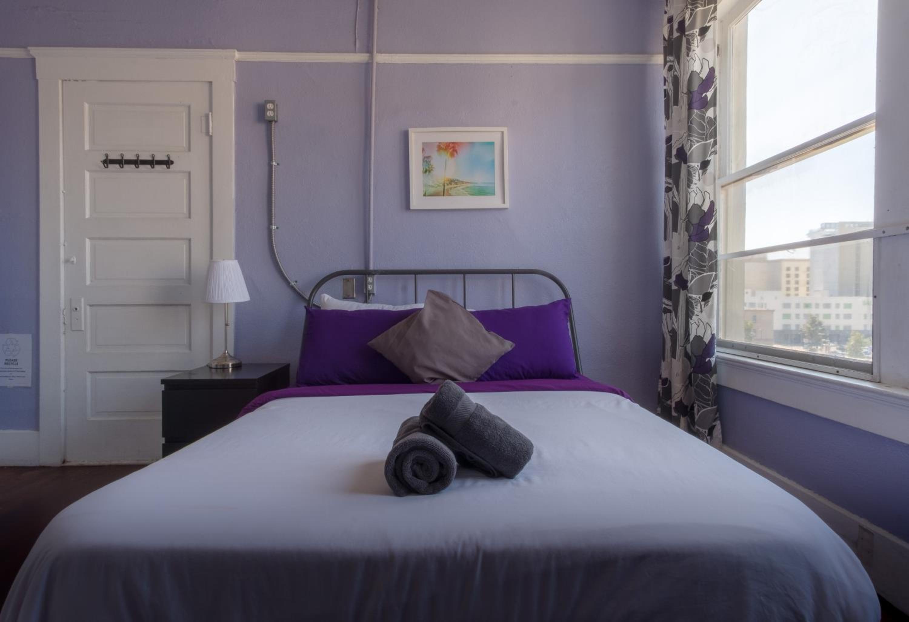 Lucky D's Youth and Traveler's Hostel