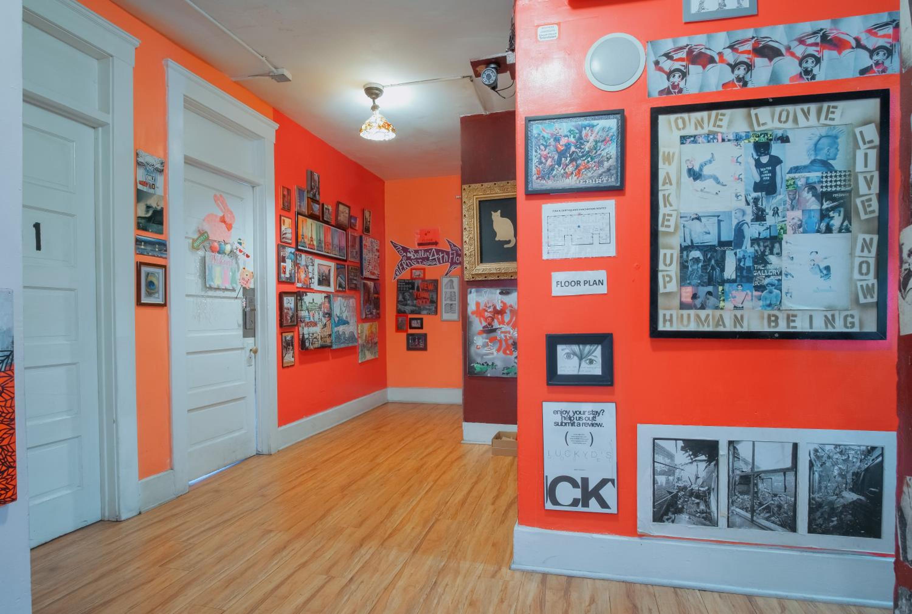 Lucky D's Youth and Traveler's Hostel