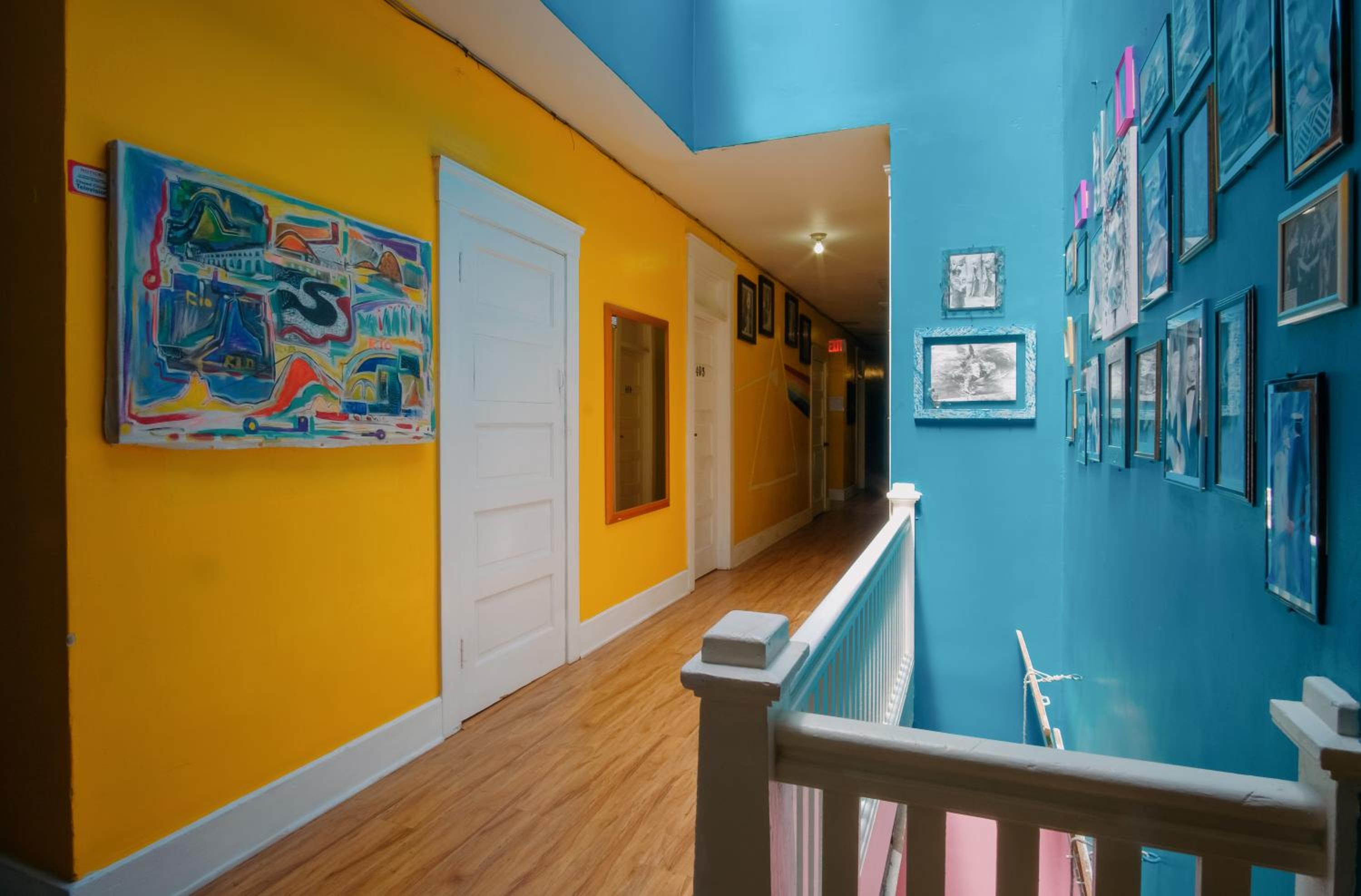 Lucky D's Youth and Traveler's Hostel