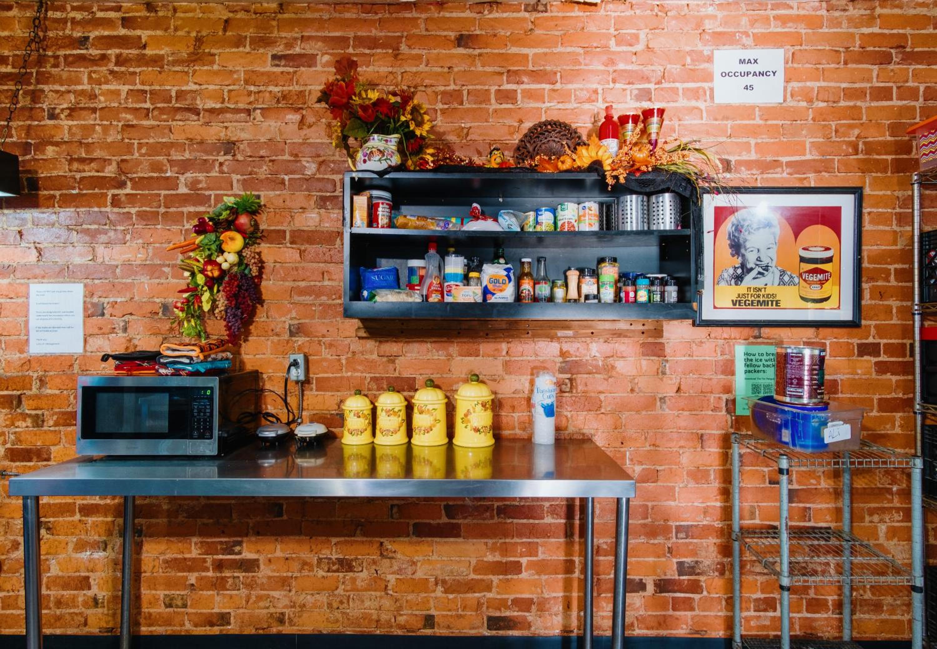 Lucky D's Youth and Traveler's Hostel