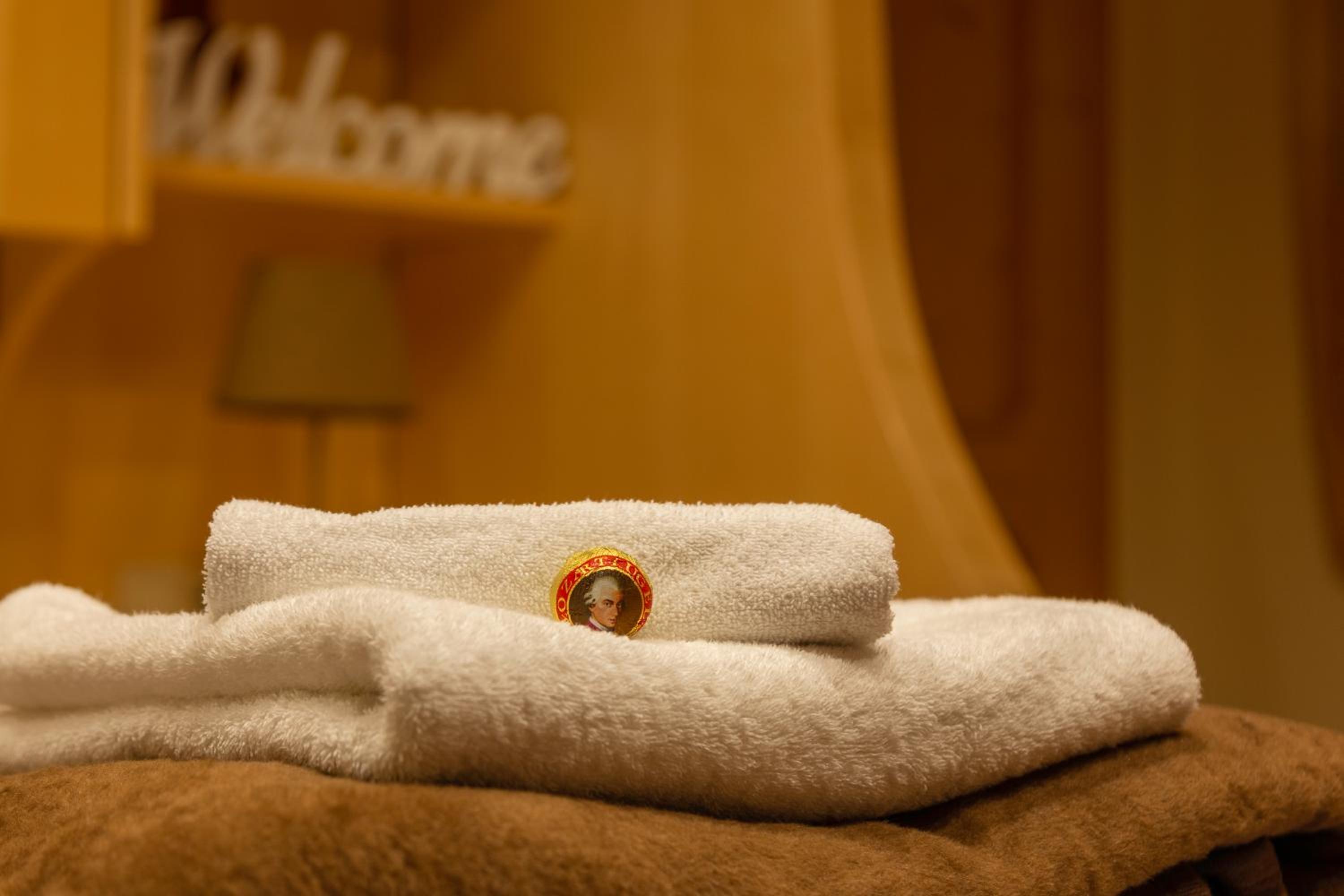 Four Seasons Lodge