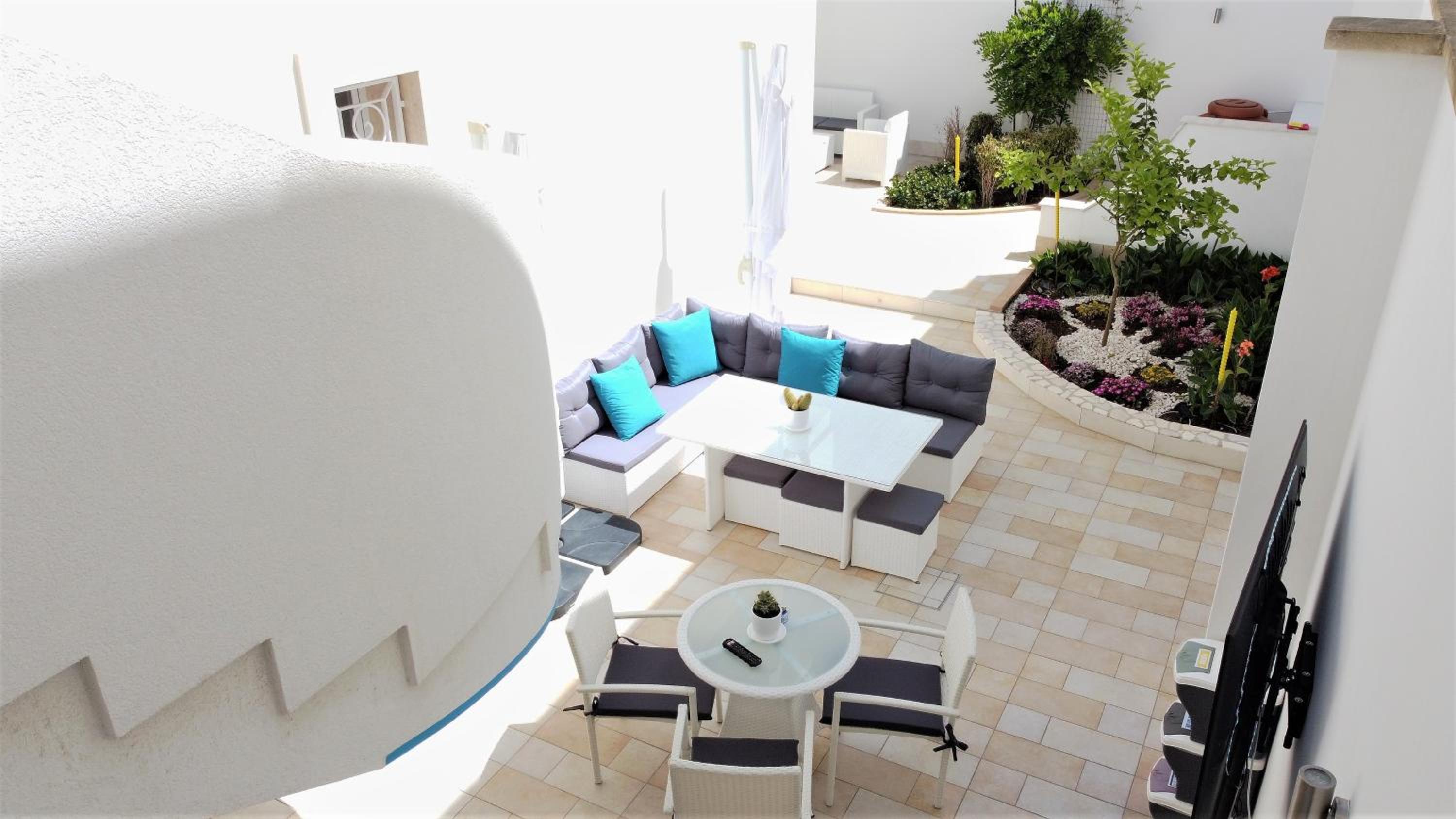 Kalinifta Rooms Apartment view 5