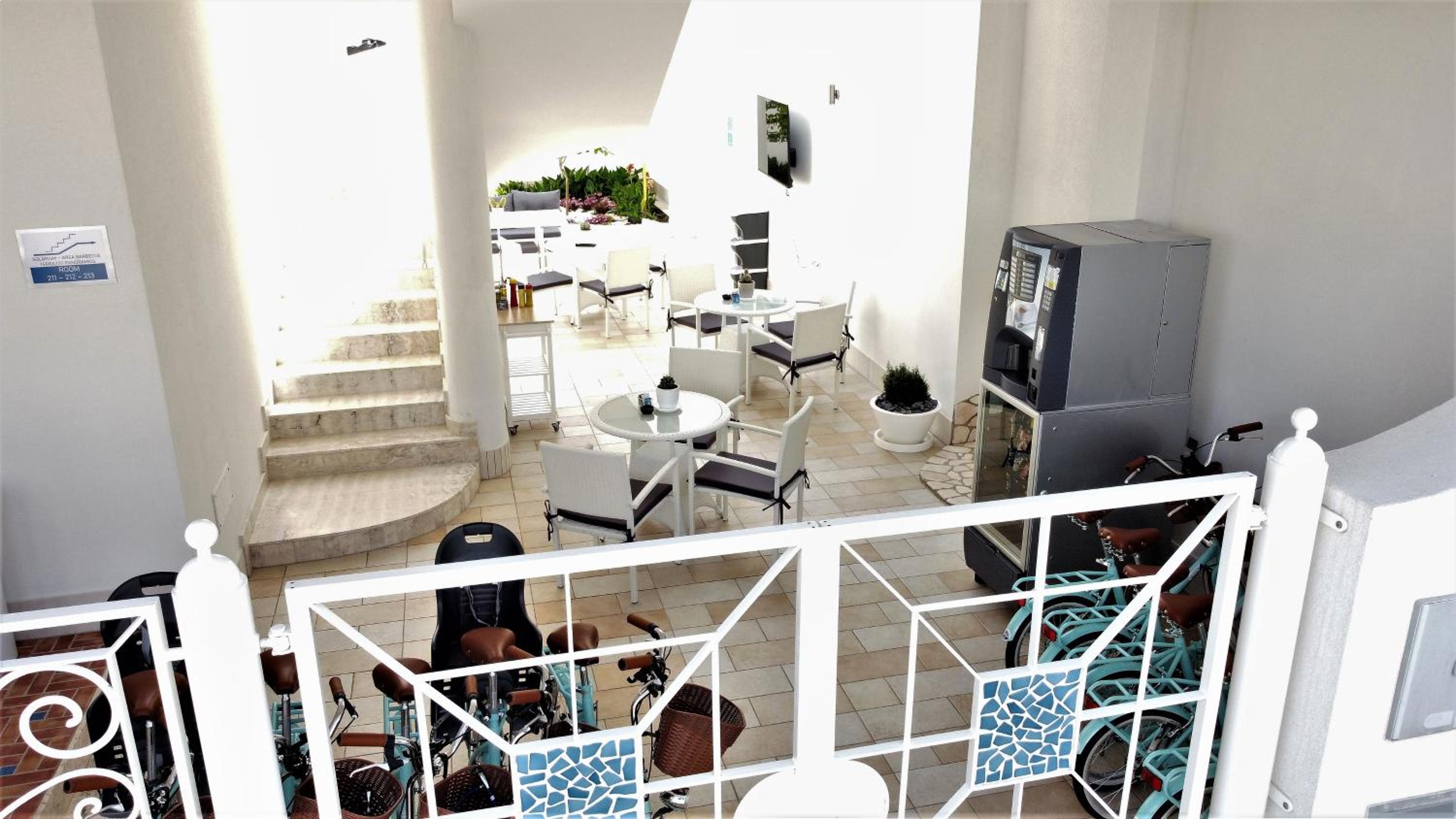 Kalinifta Rooms Apartment view 3