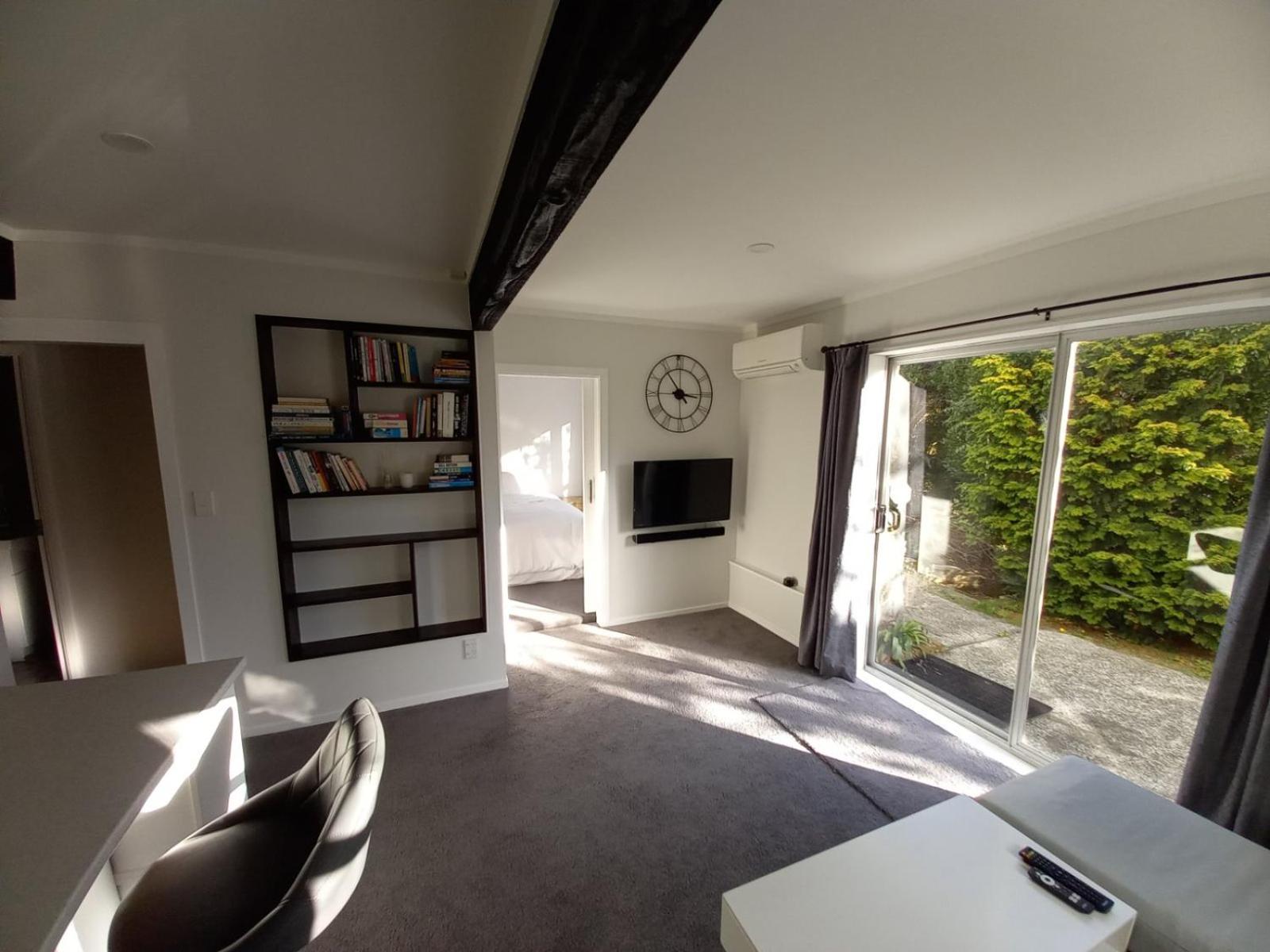 Lemon Tree Apartment Tawa view 4
