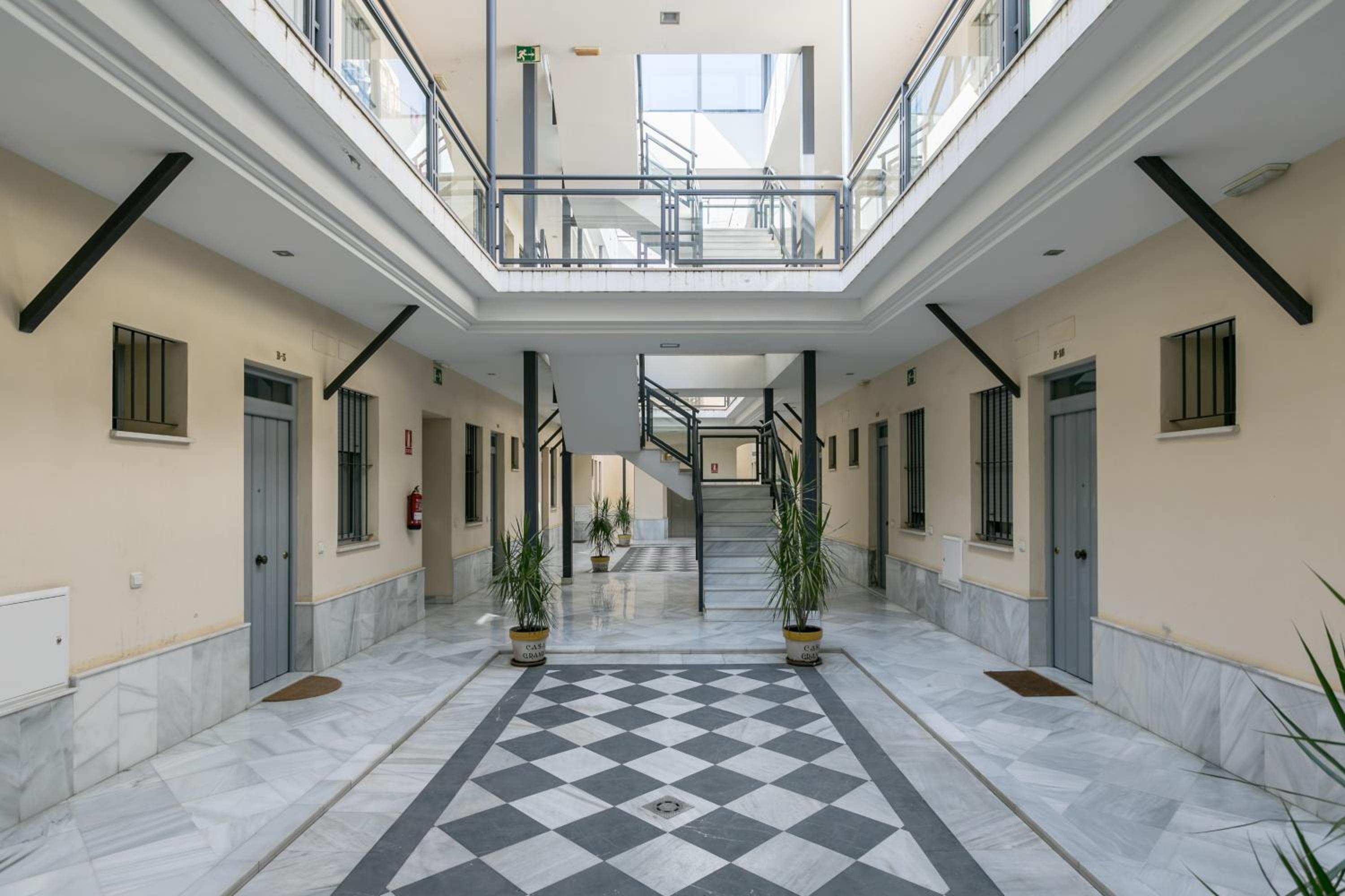 APARTAMENTO TRIANA DELUXE CON PATIO PRIVADO view 2