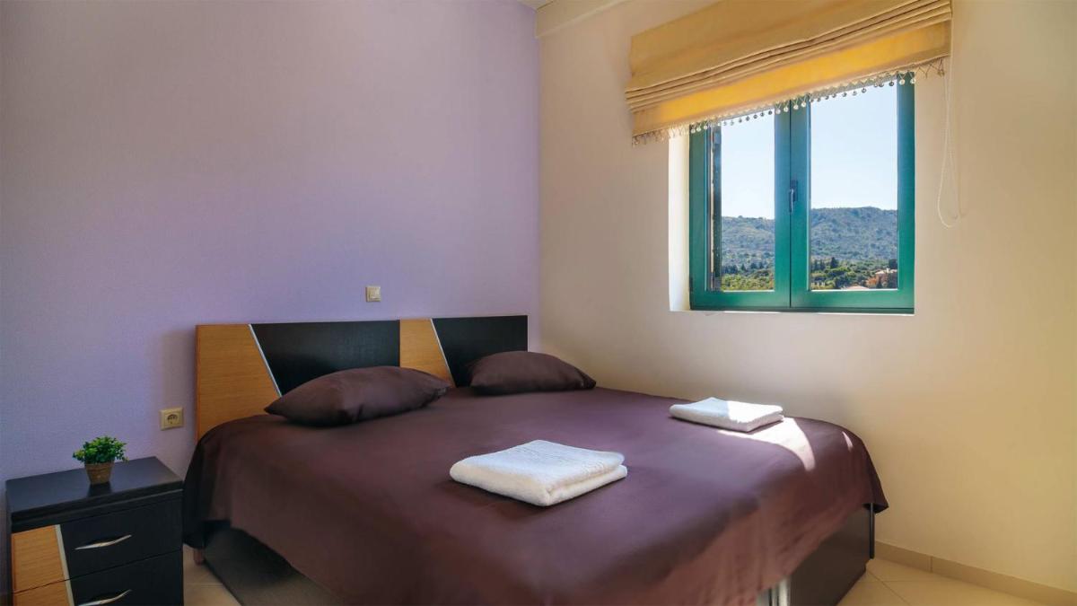 Uranus Stone Villa view 5