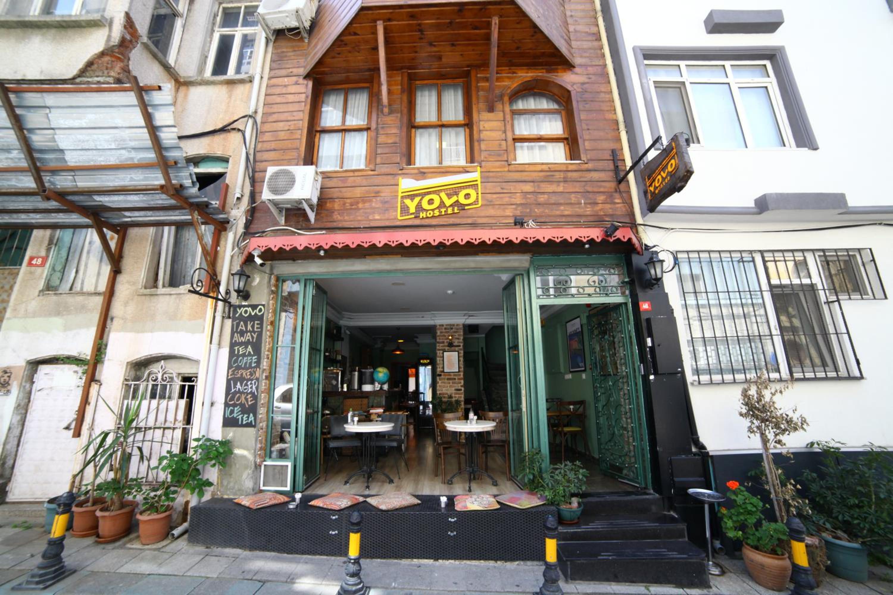 YOLO Hostel