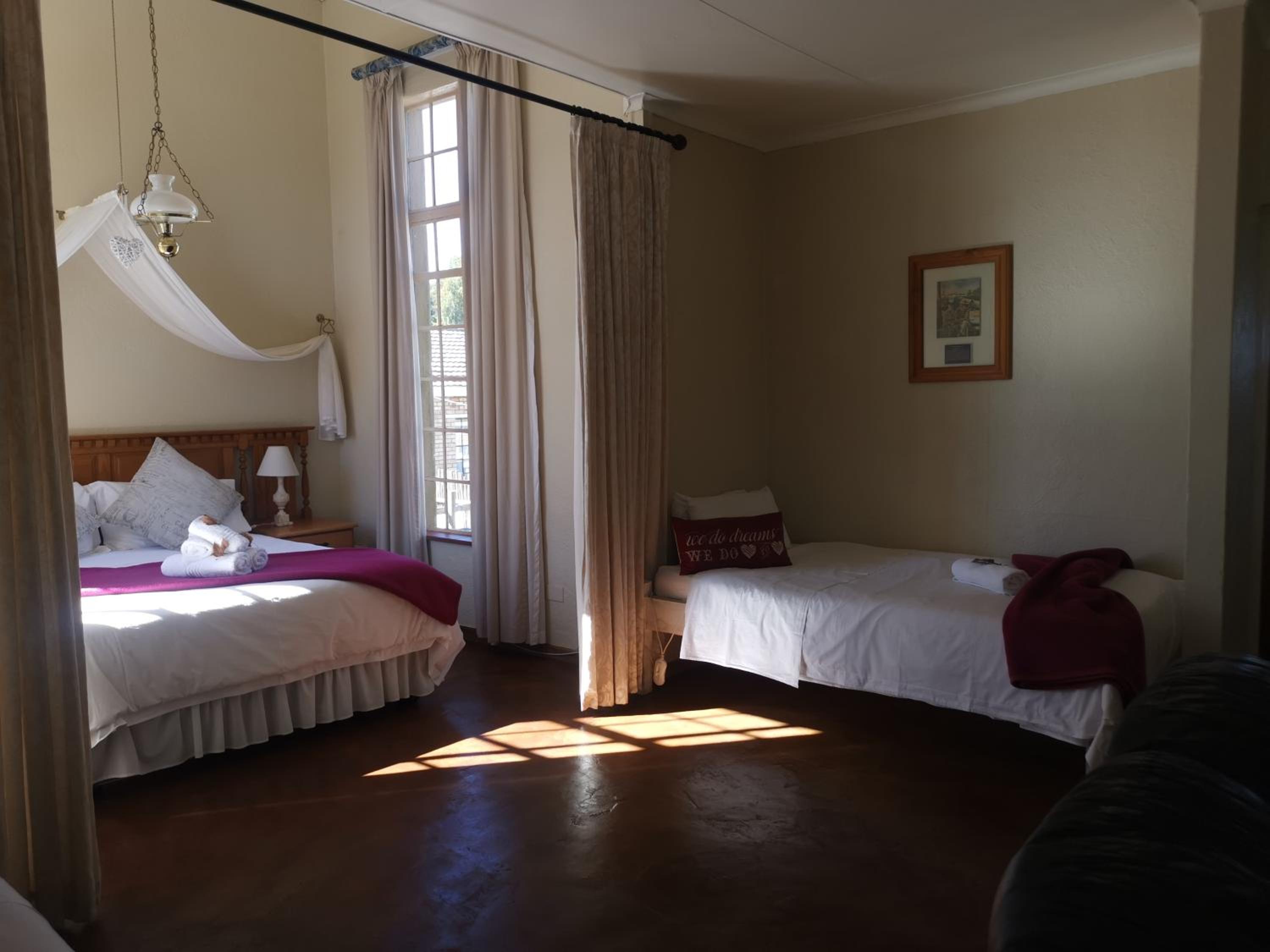 Autumn Breeze Manor Guest House
