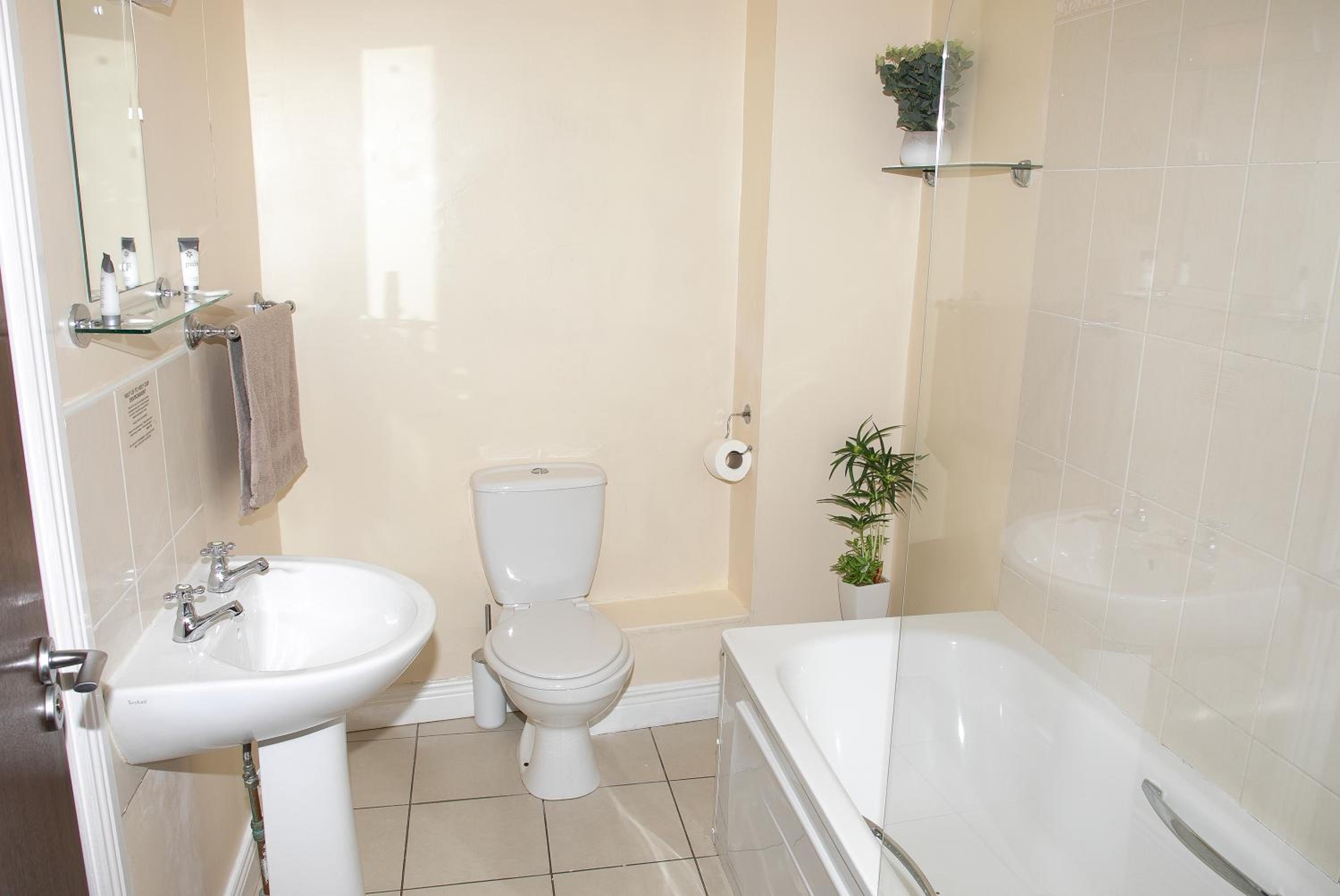 Athlone Vacations - Arch House Apartments - Property Image 40