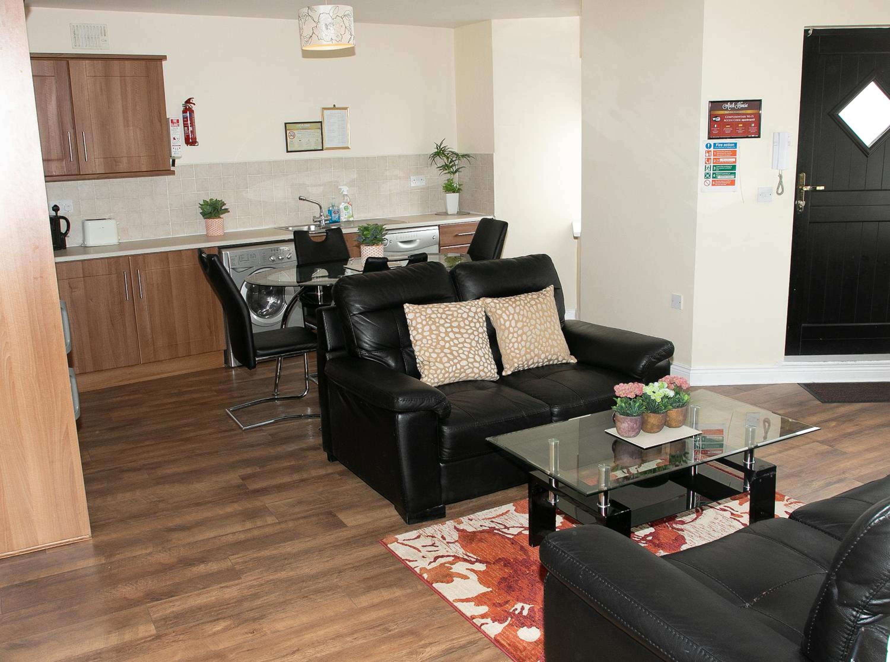 Athlone Vacations - Arch House Apartments - Property Image 5