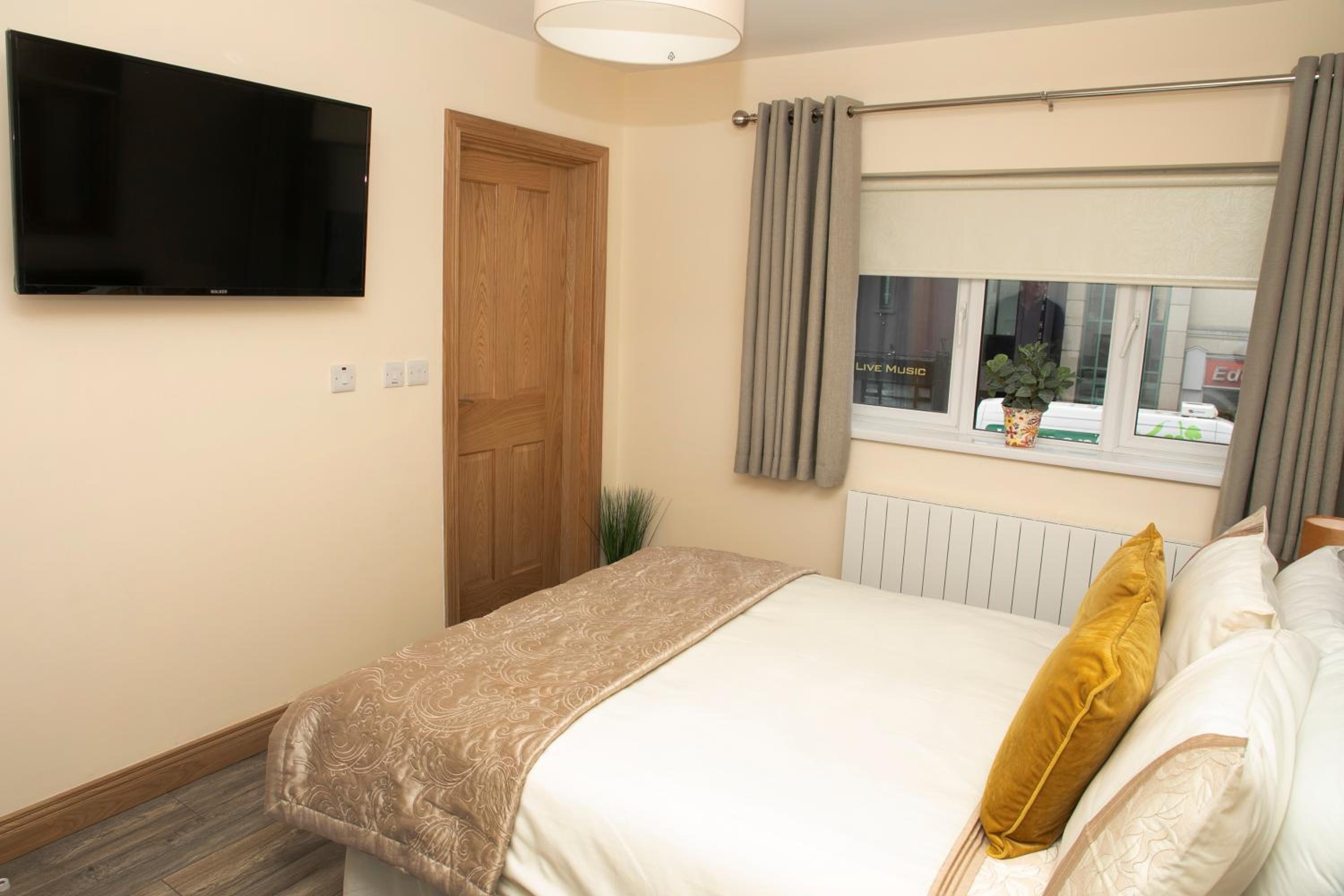 Athlone Vacations - Arch House Apartments - Property Image 33