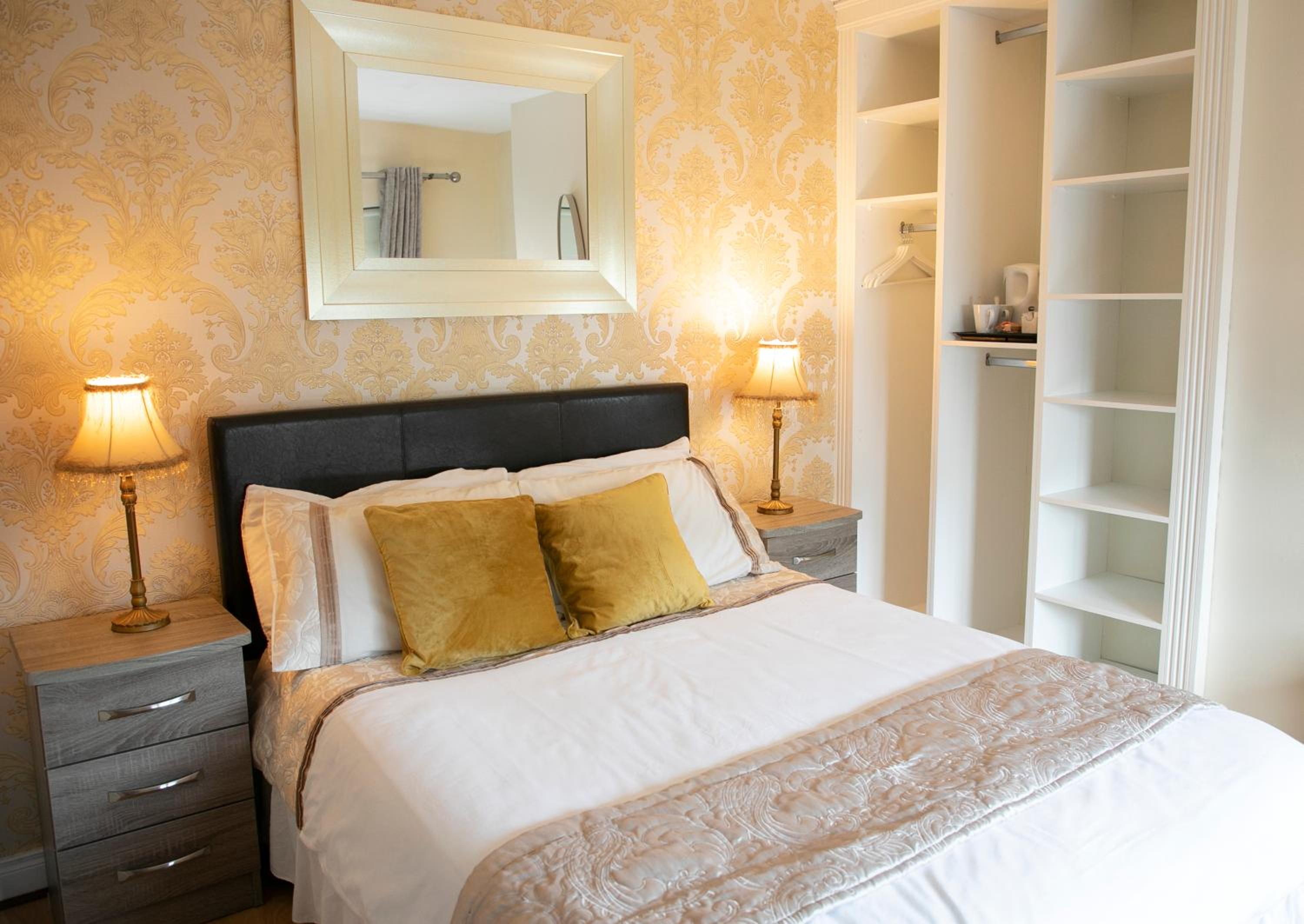 Athlone Vacations - Arch House Apartments - Property Image 15