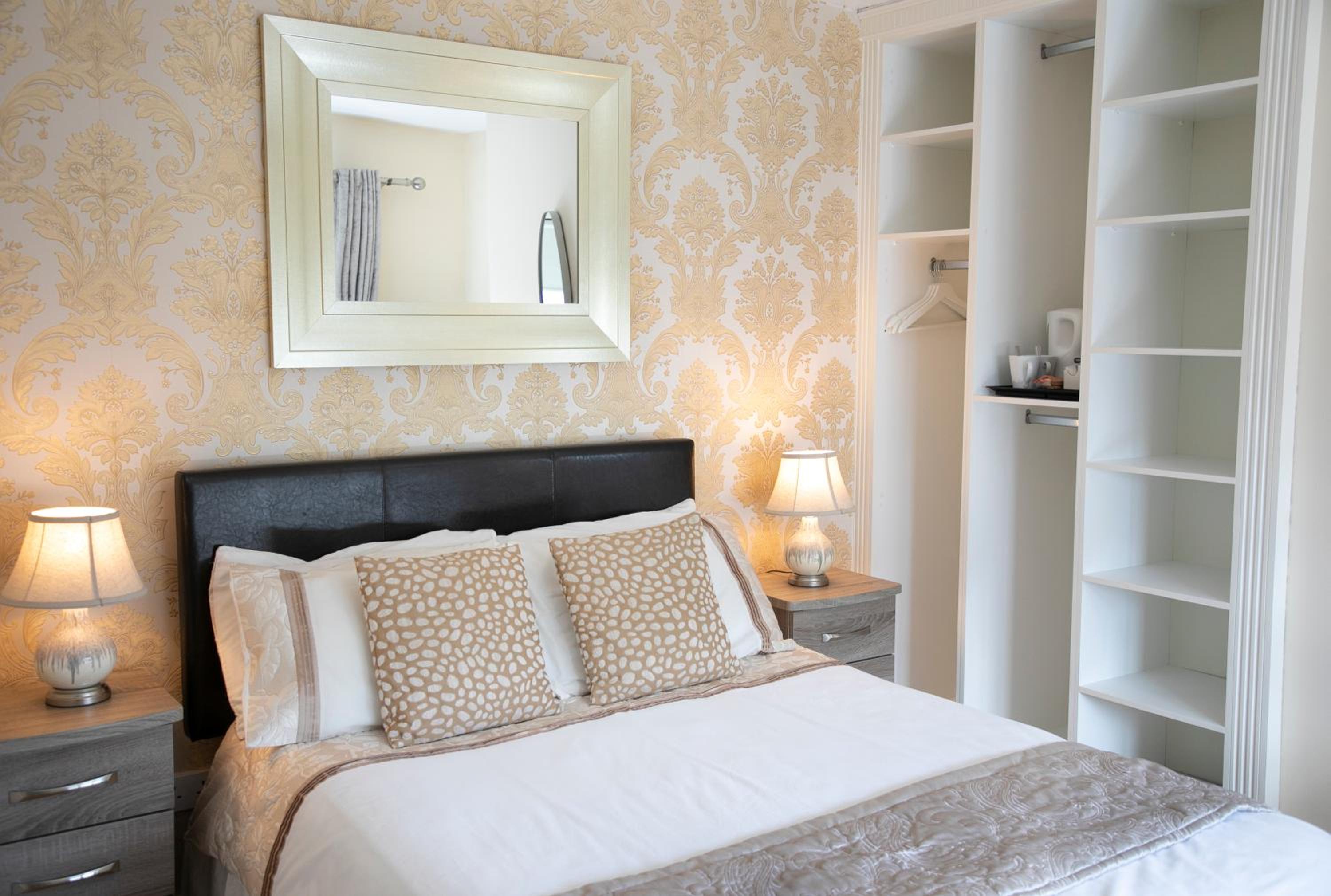 Athlone Vacations - Arch House Apartments - Property Image 24