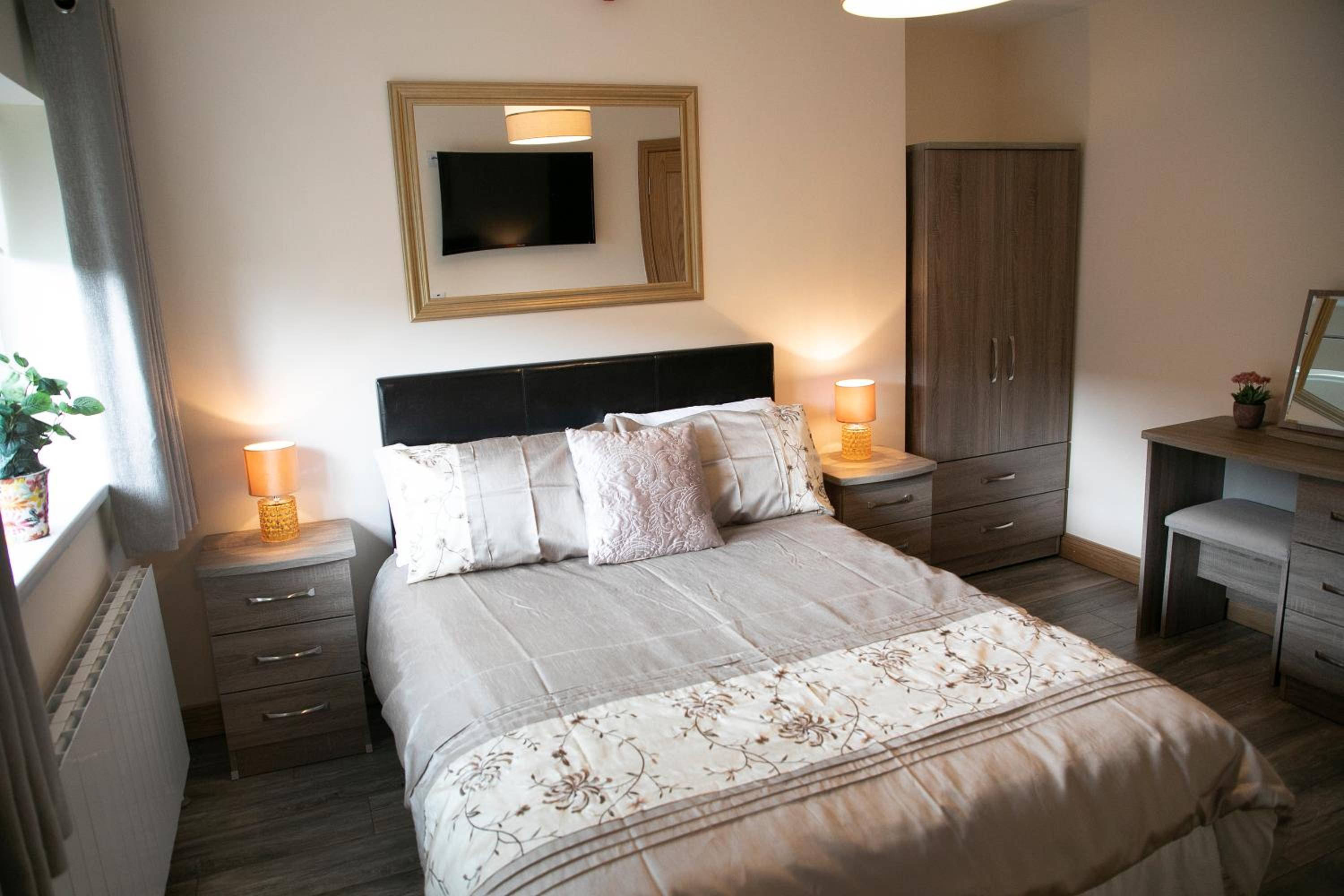 Athlone Vacations - Arch House Apartments - Property Image 49