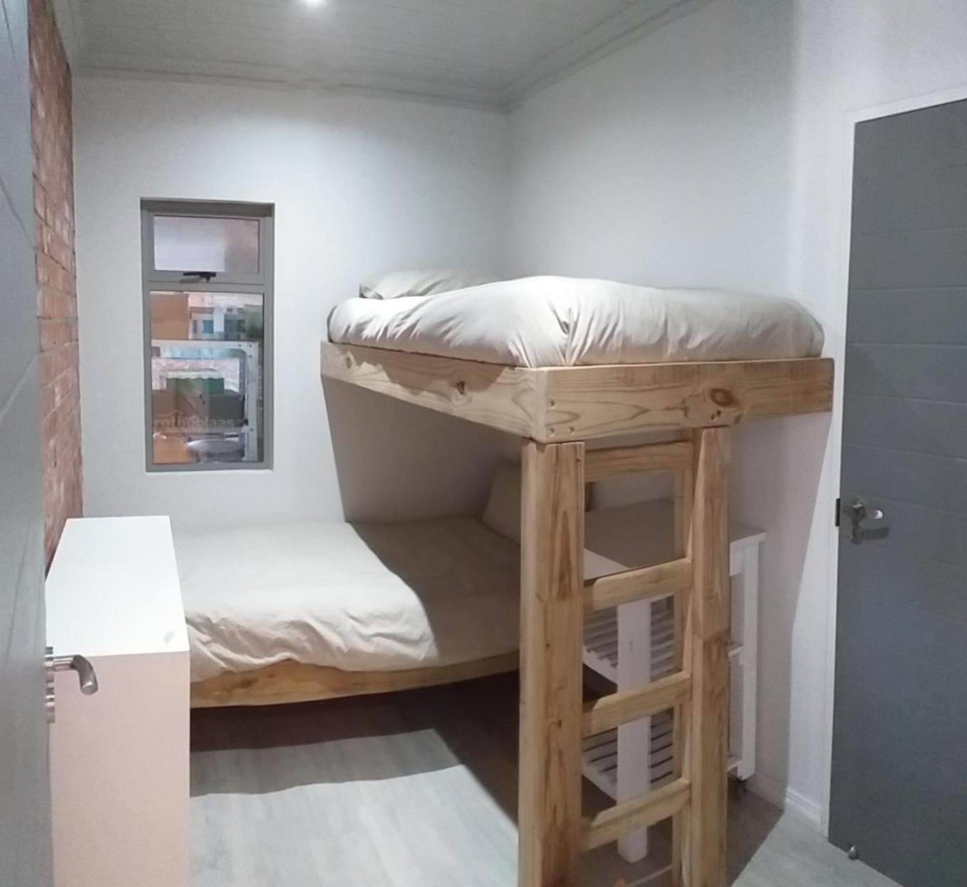Lovely new flat near restaurants and beach with solar - free wifi and DSTV view 3