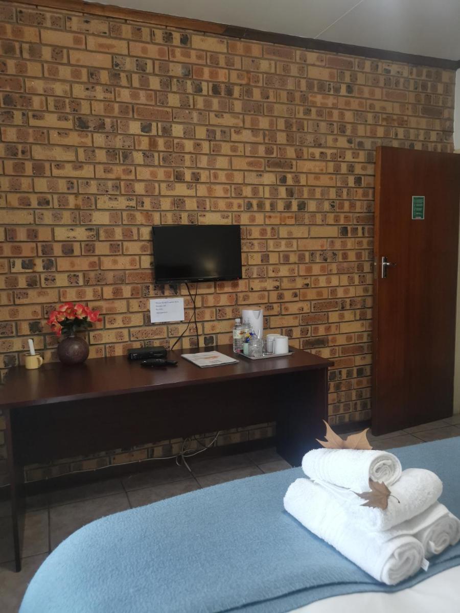 Autumn Breeze Manor Guest House