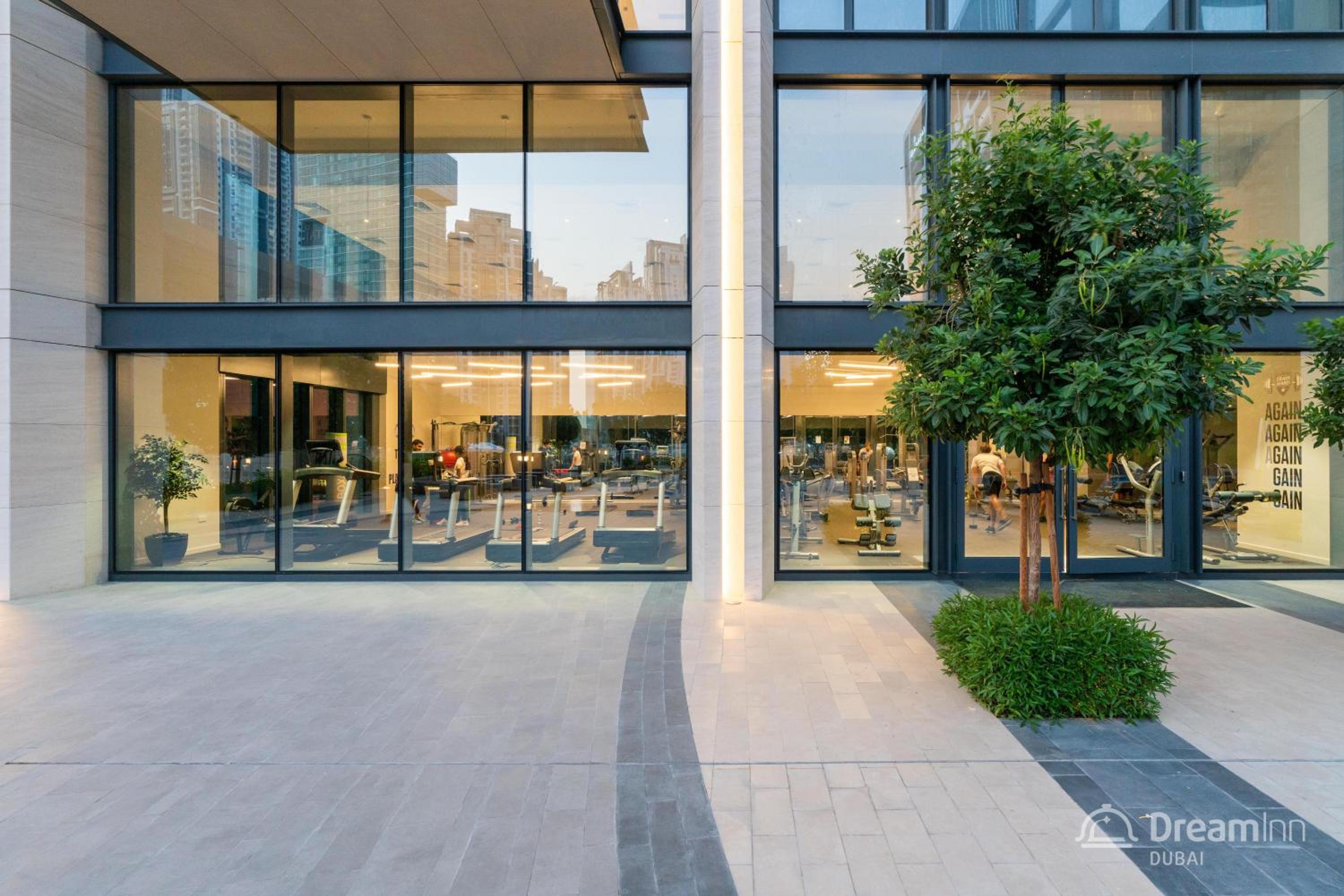 Dream Inn Apartments- Boulevard Heights