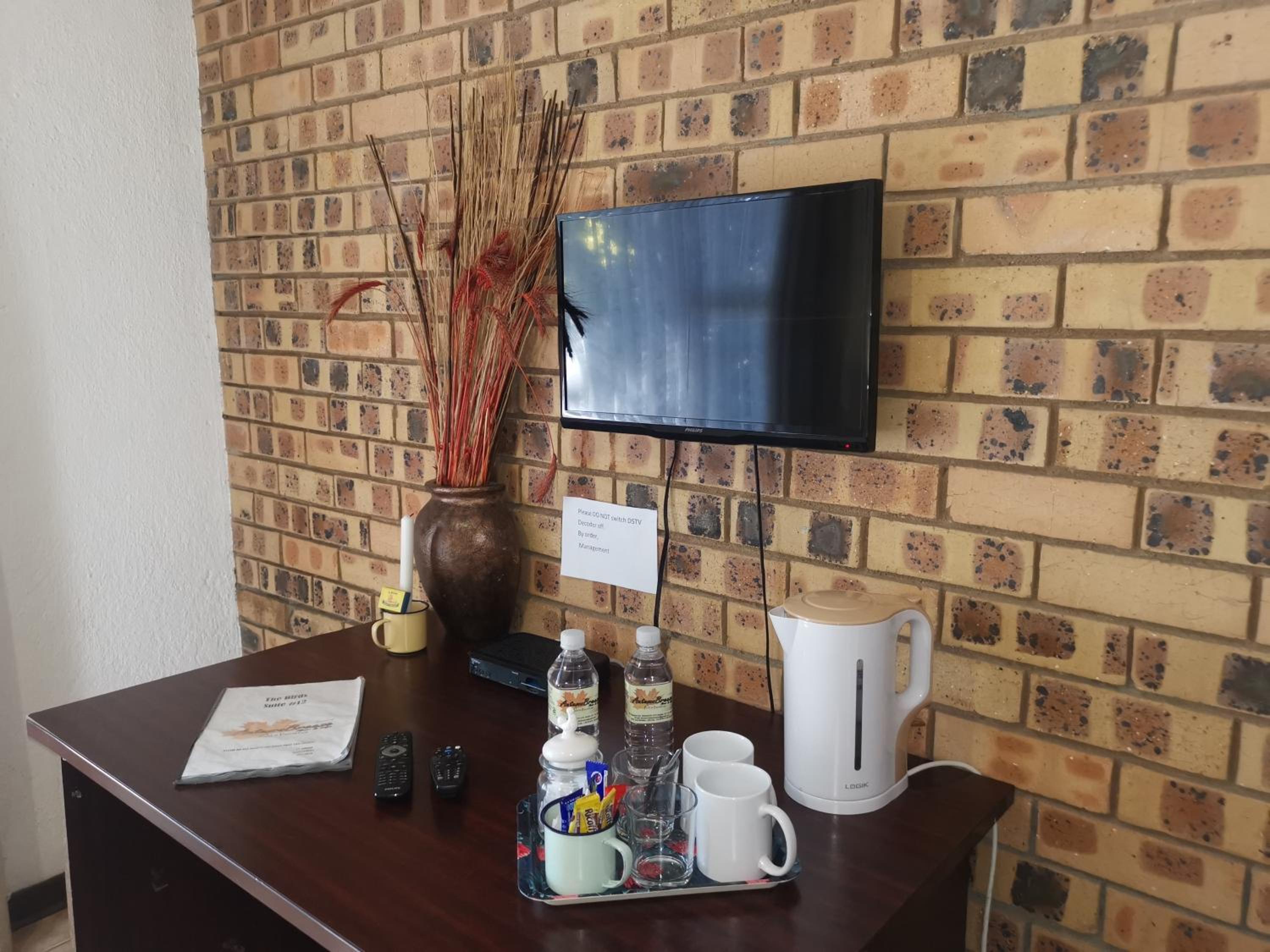 Autumn Breeze Manor Guest House