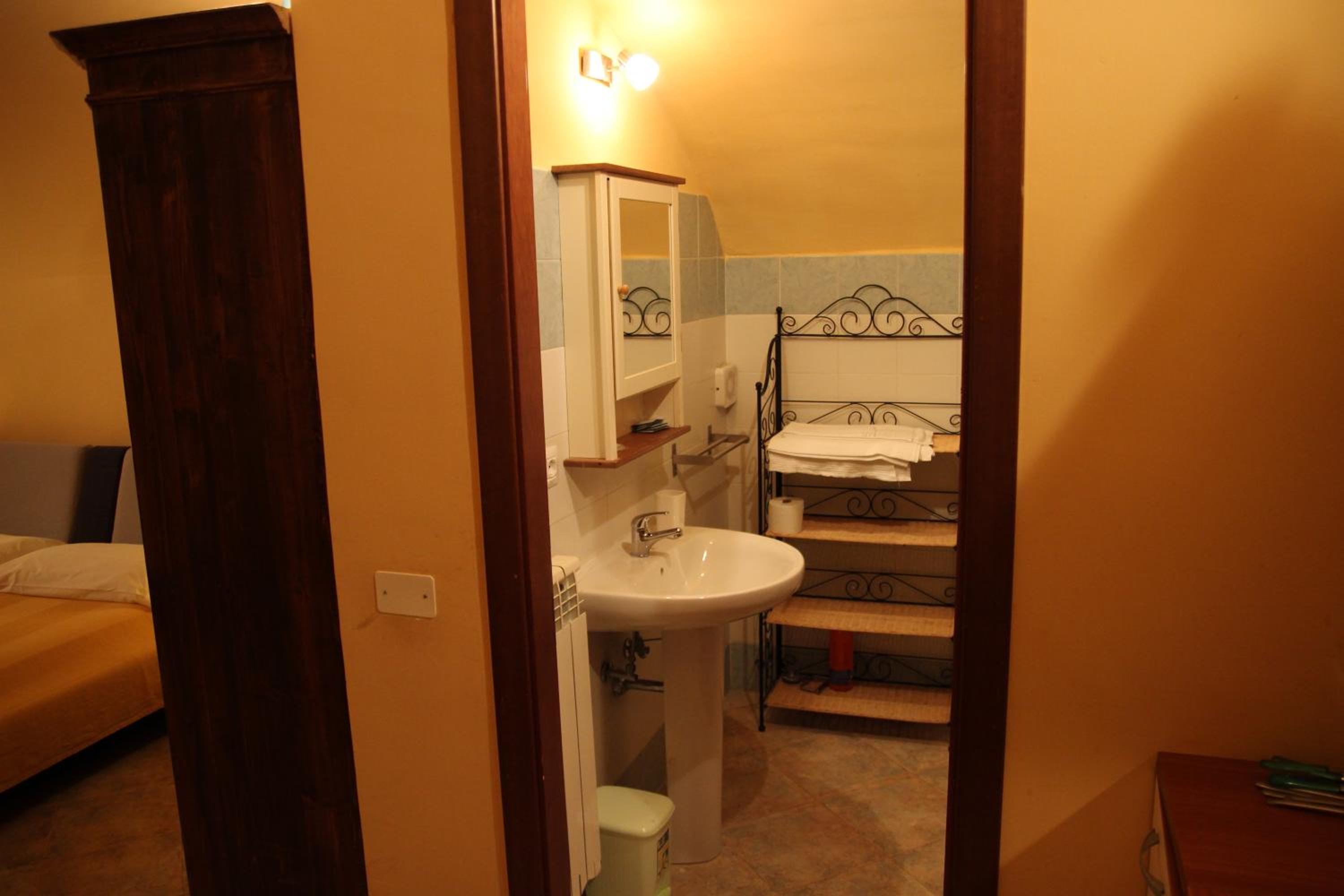 Photo 33