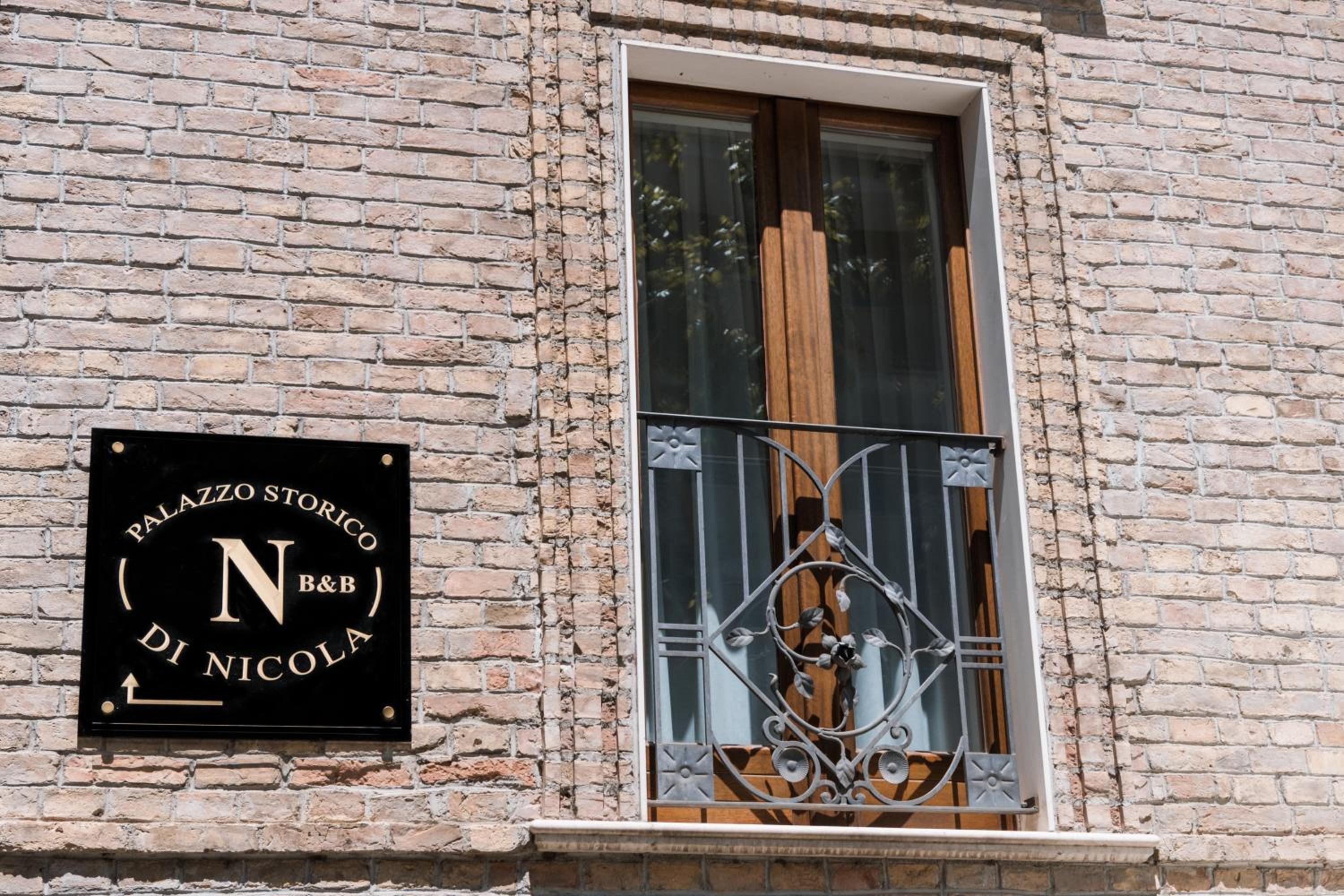 B&B Palazzo Storico Di Nicola view 2