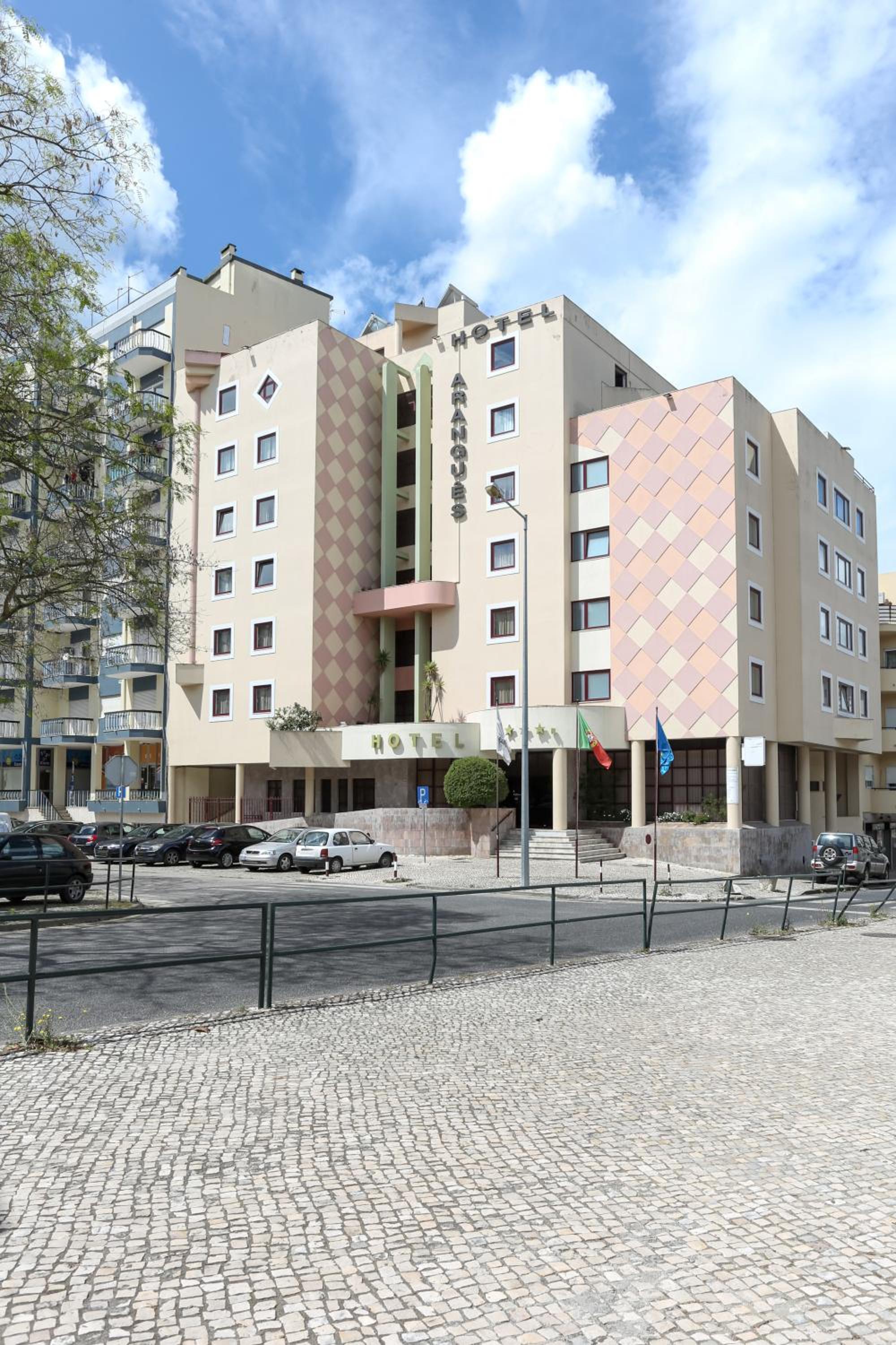Setubal Vacations - Hotel Arangues - Property Image 3