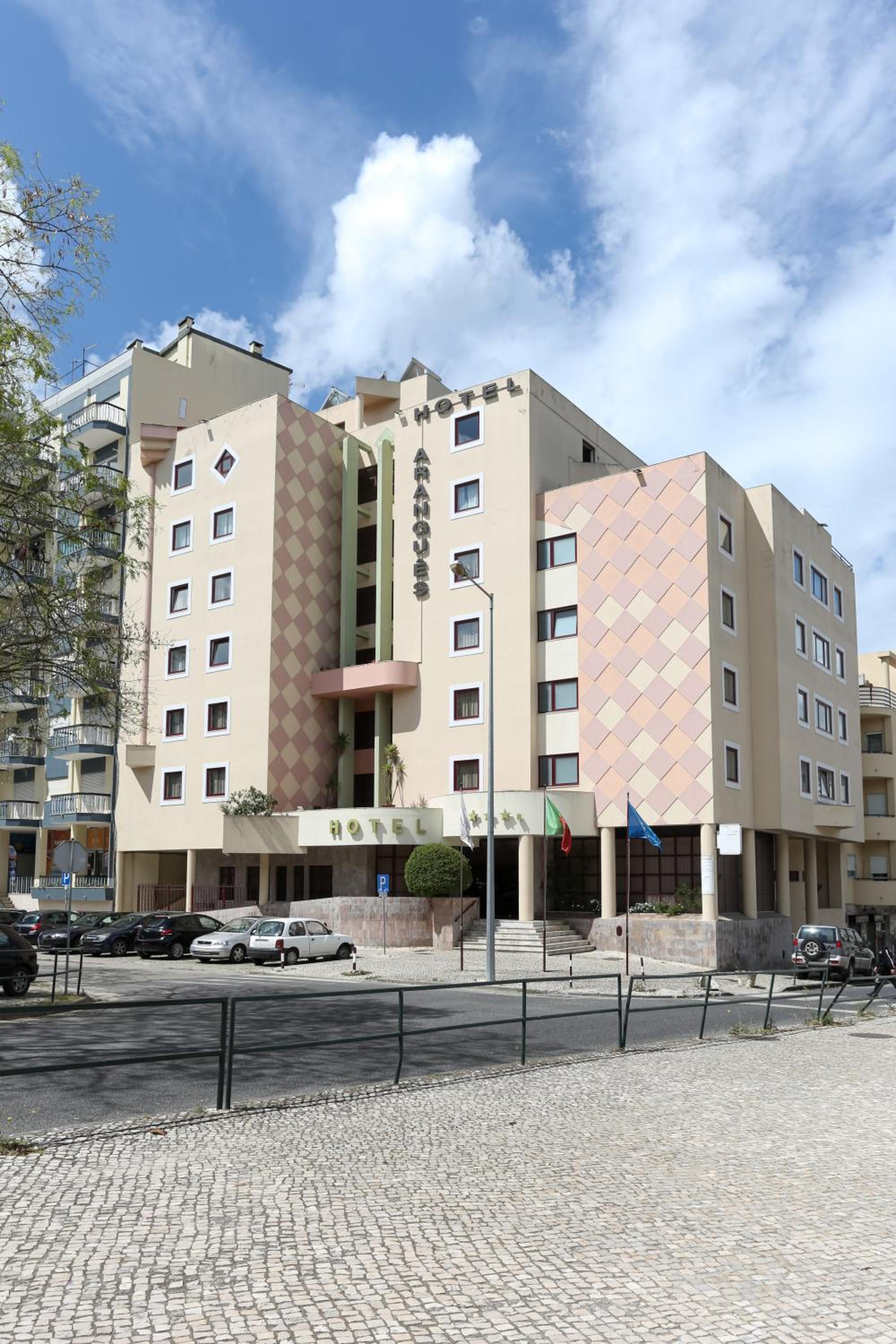 Setubal Vacations - Hotel Arangues - Property Image 7
