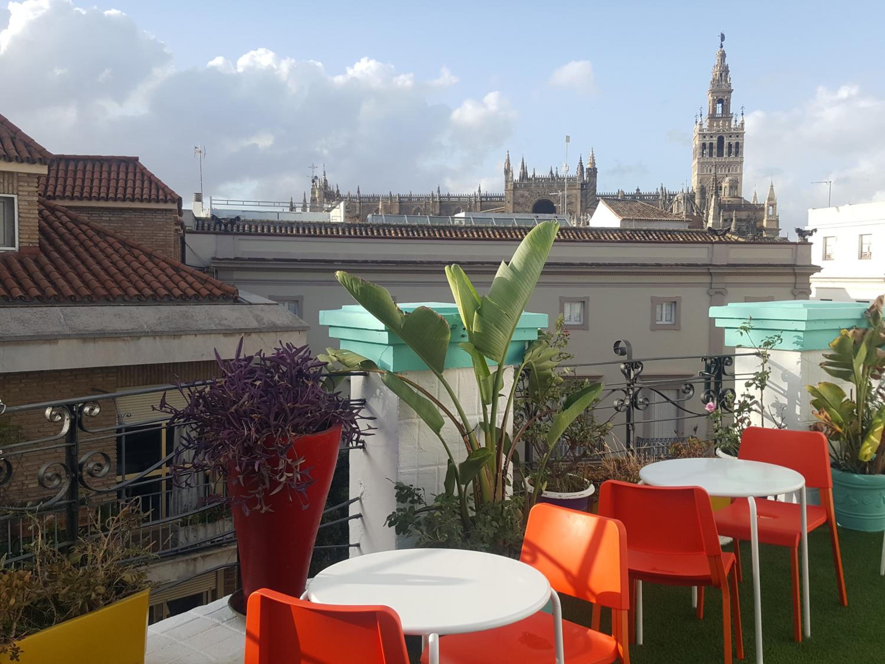 Seville Vacations - Sevilla Kitsch Hostel Art - Property Image 9