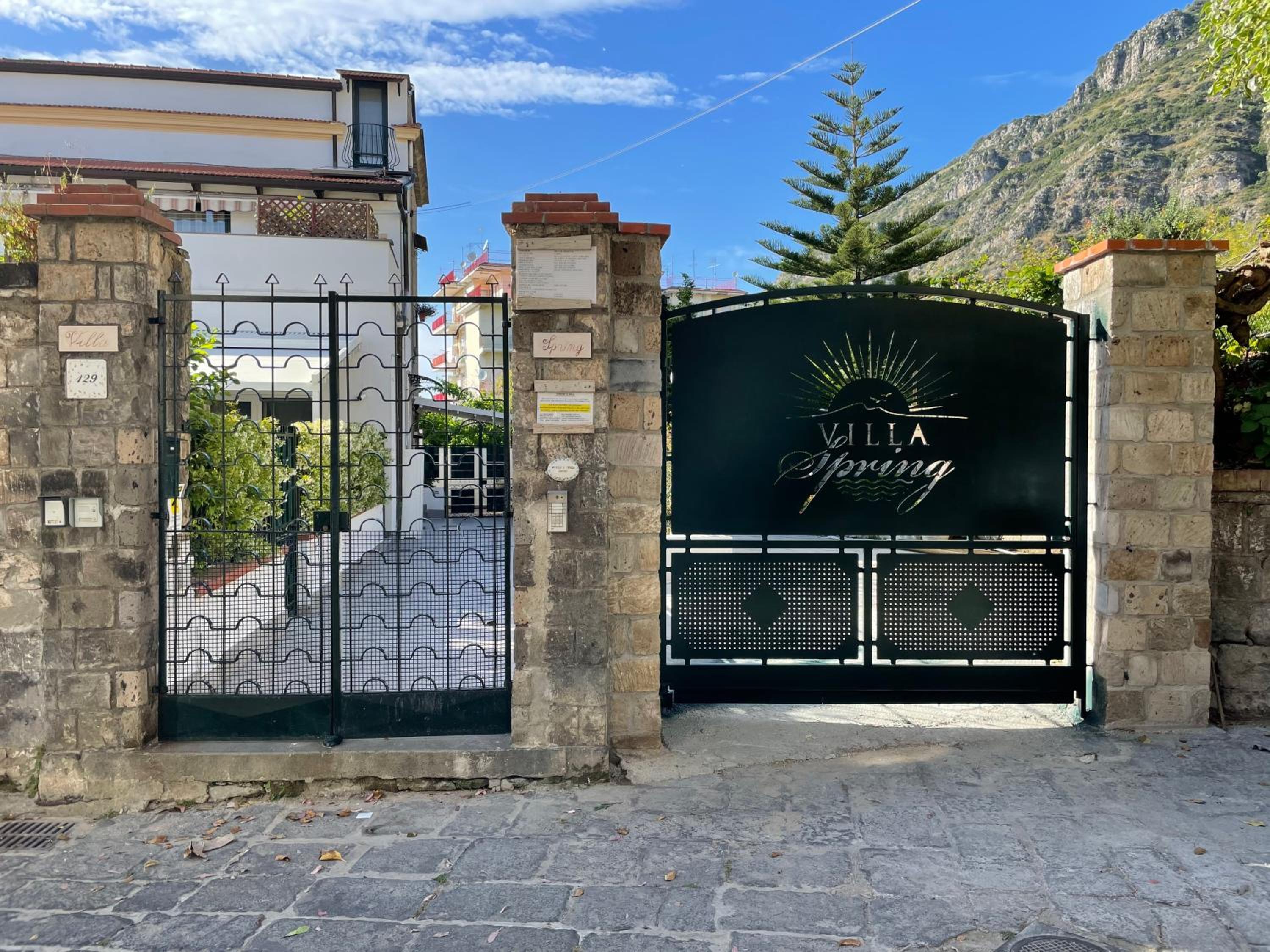 Villa Spring Apartments