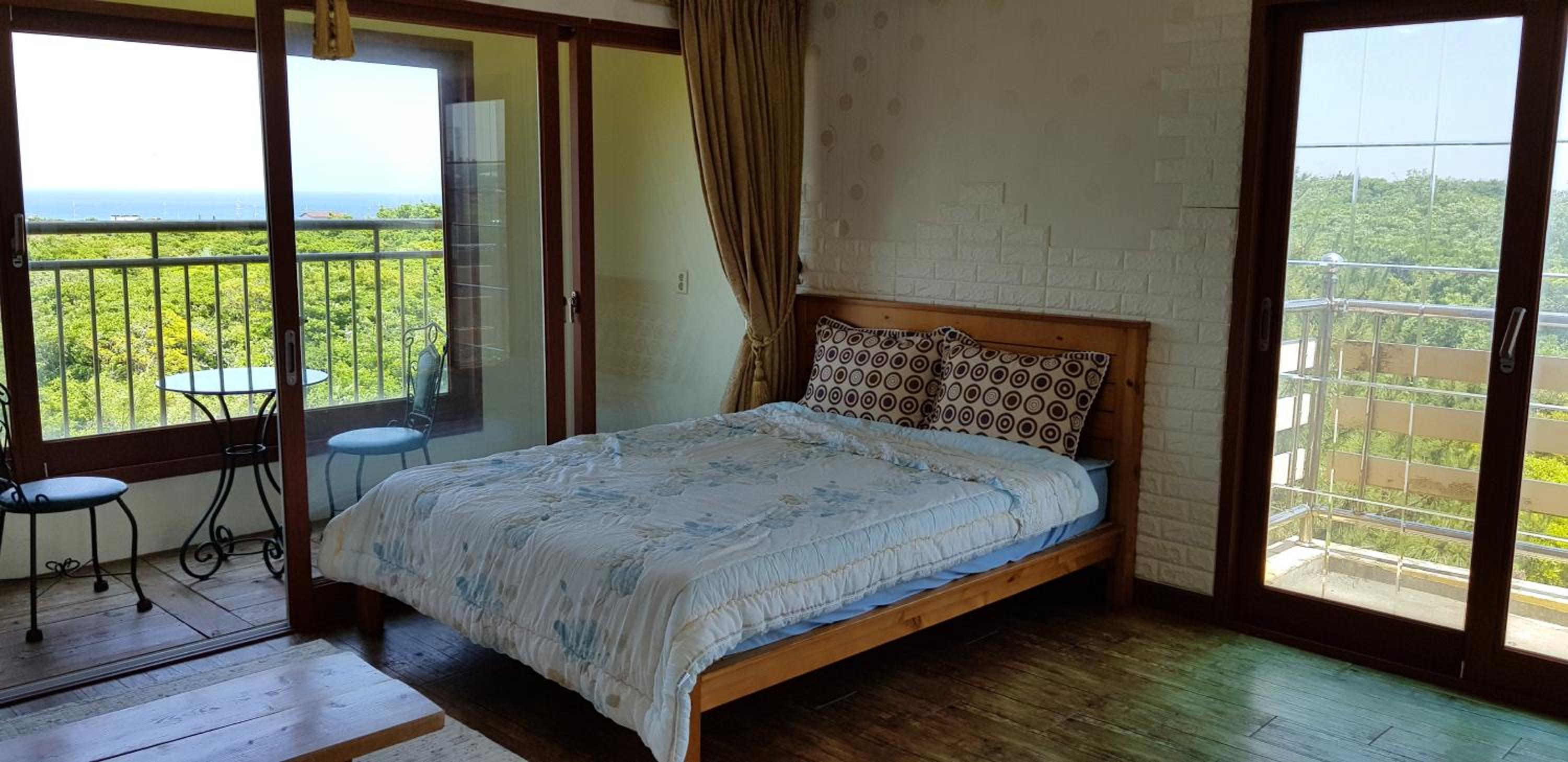 Jun House