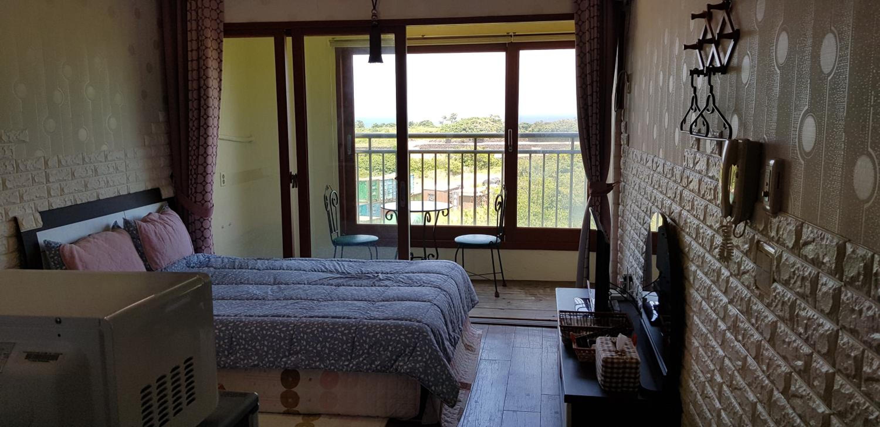 Jun House