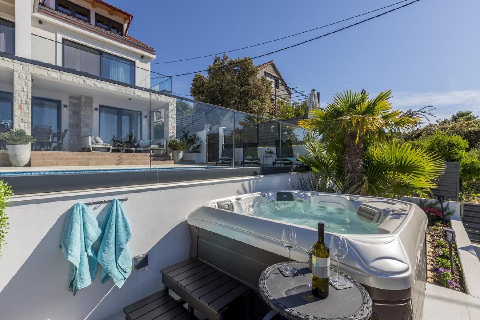 Villa CAPTAINS house on Šolta island with private pool, 3 bedrooms, 4 bathrooms, amazing sea views view 4
