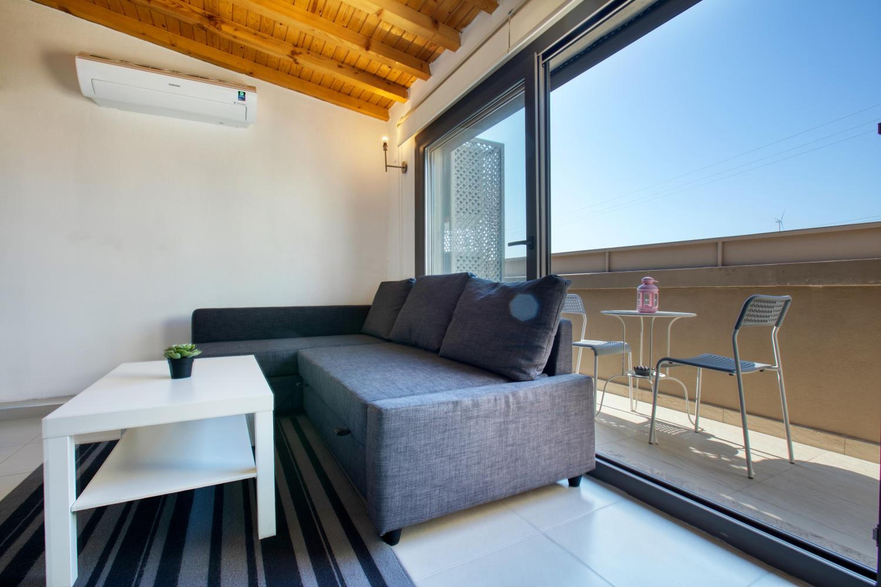 AEGEAN Apartments - Marina & Chios Island View - Image 9