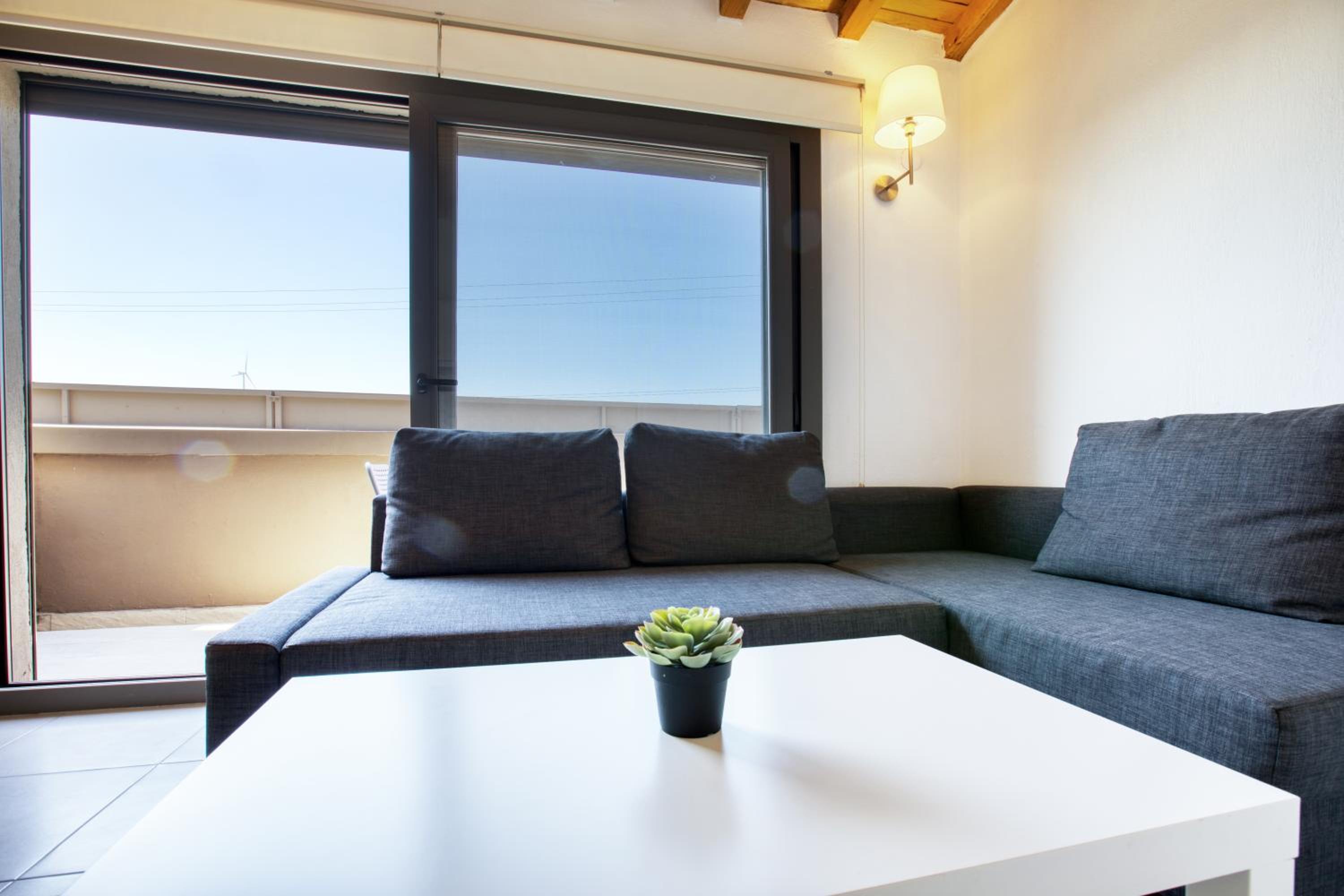 AEGEAN Apartments - Marina & Chios Island View - Image 11