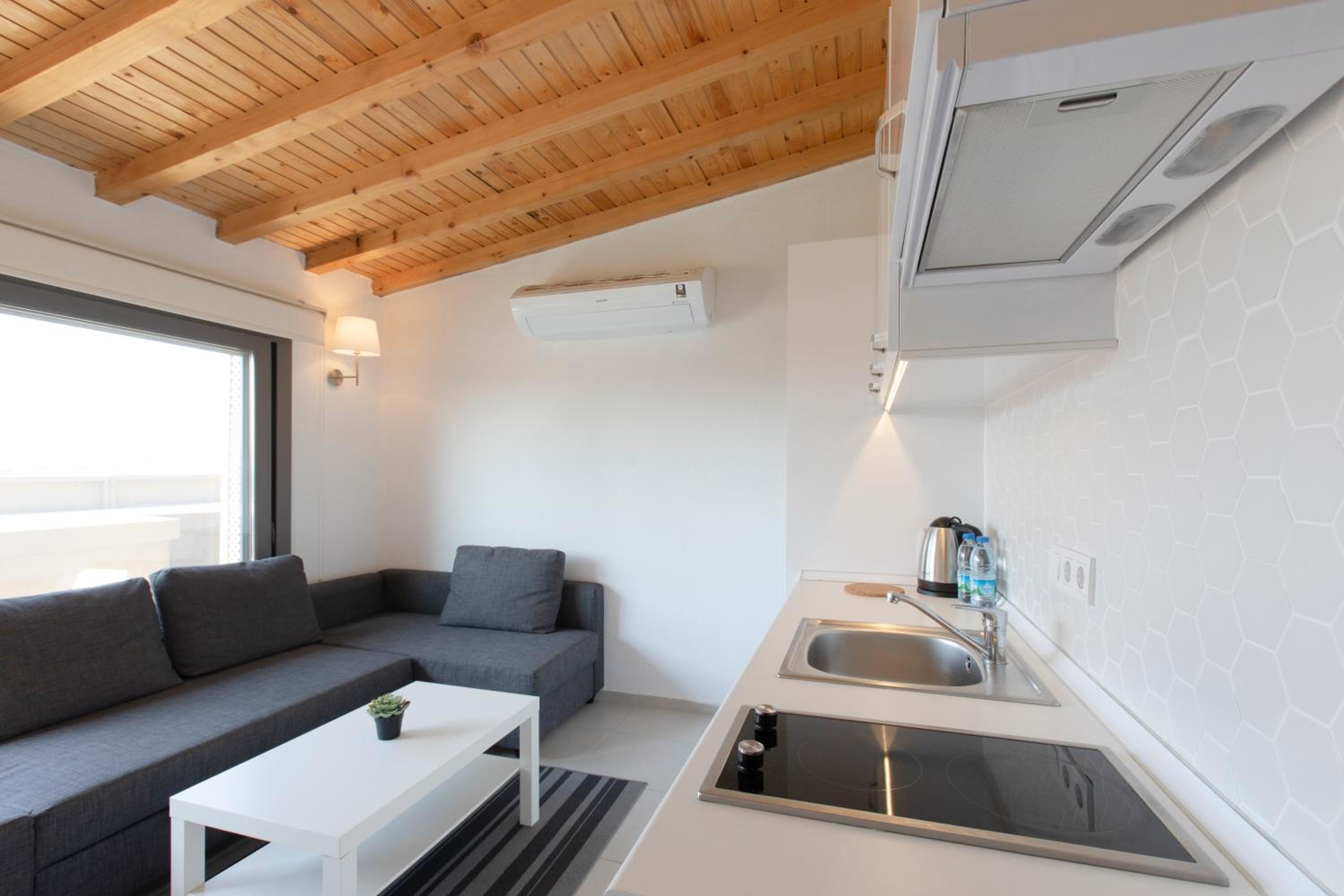 AEGEAN Apartments - Marina & Chios Island View - Image 25