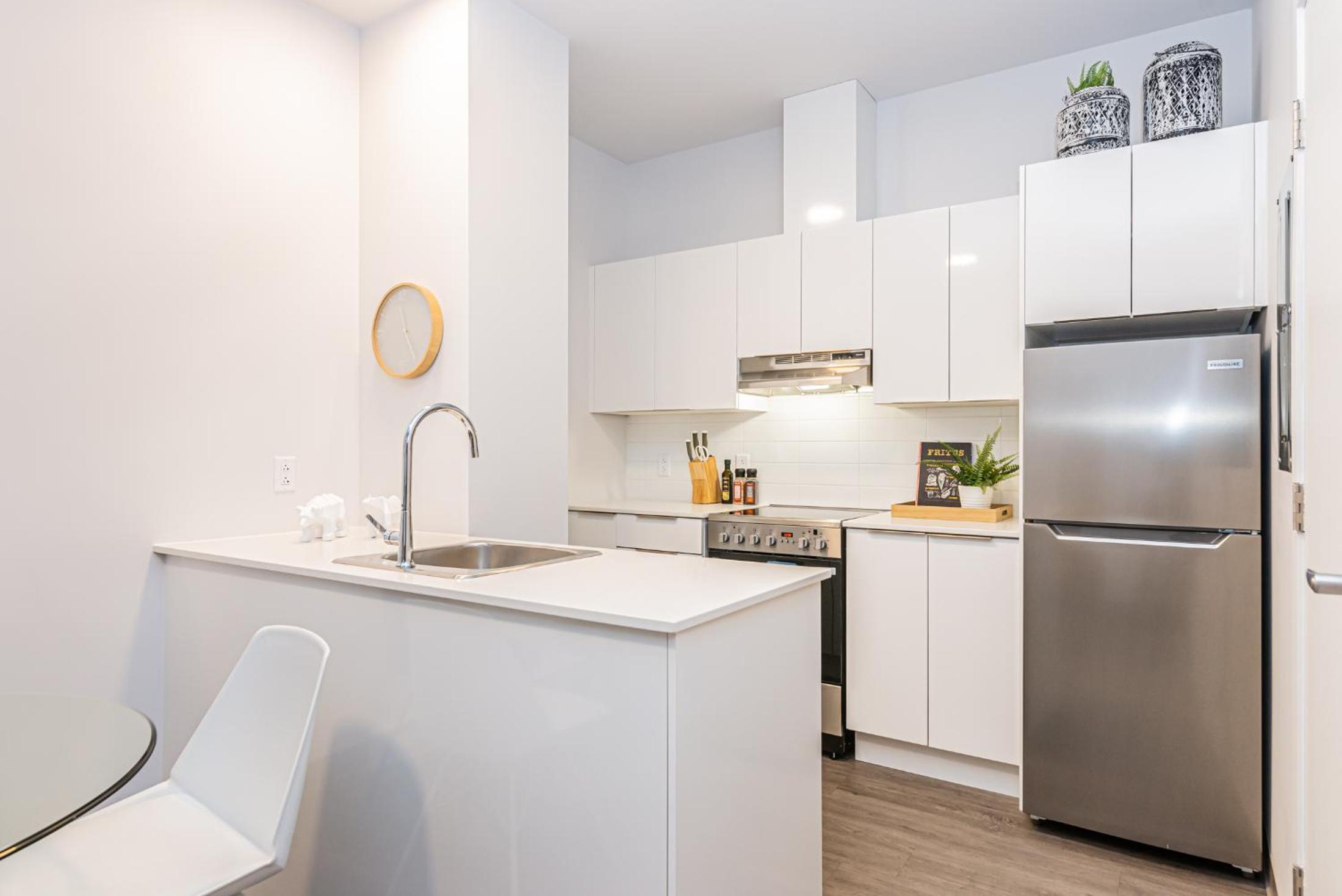 New Urban and Well Located 1 Bedroom Apartment by Den Stays