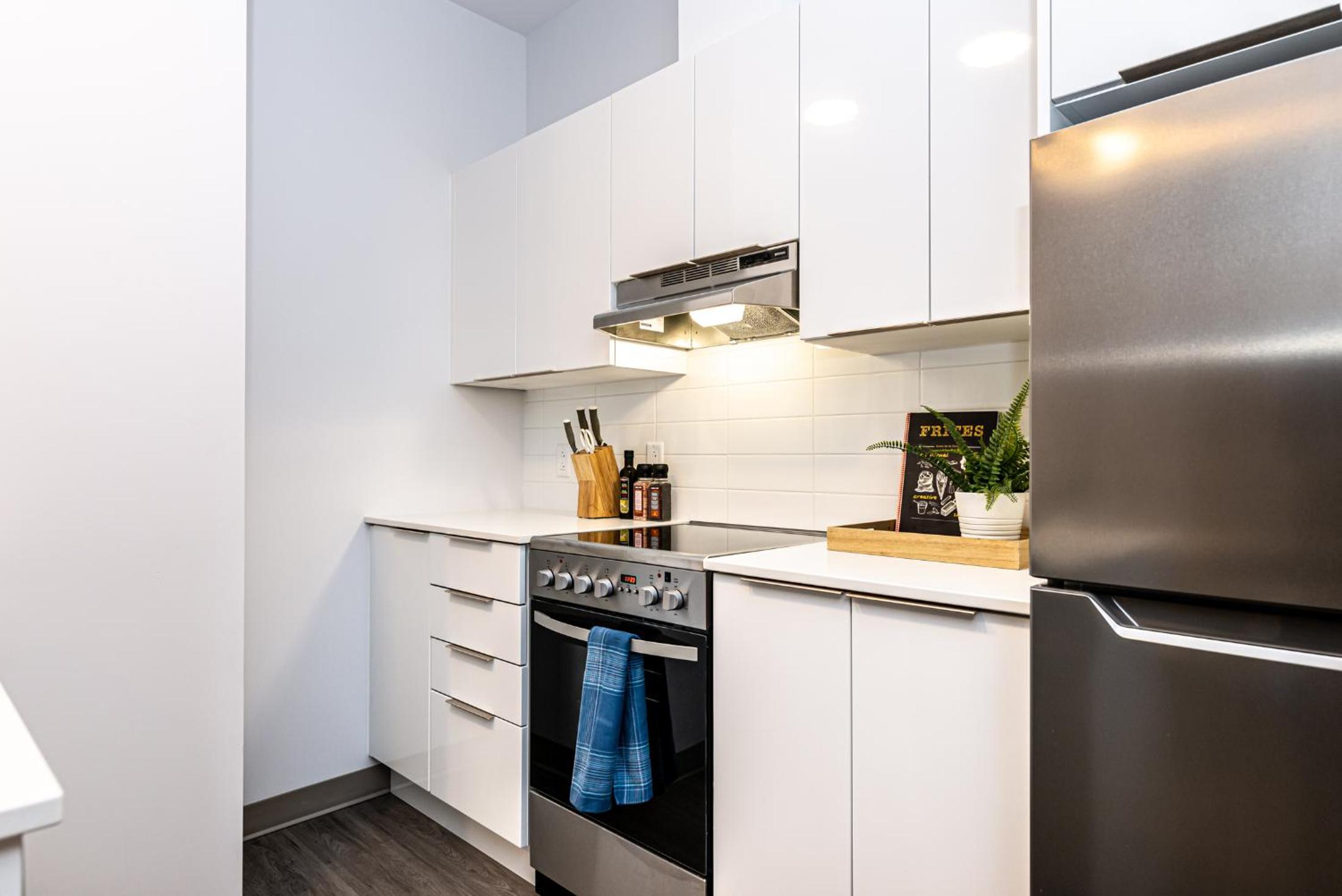 New Urban and Well Located 1 Bedroom Apartment by Den Stays