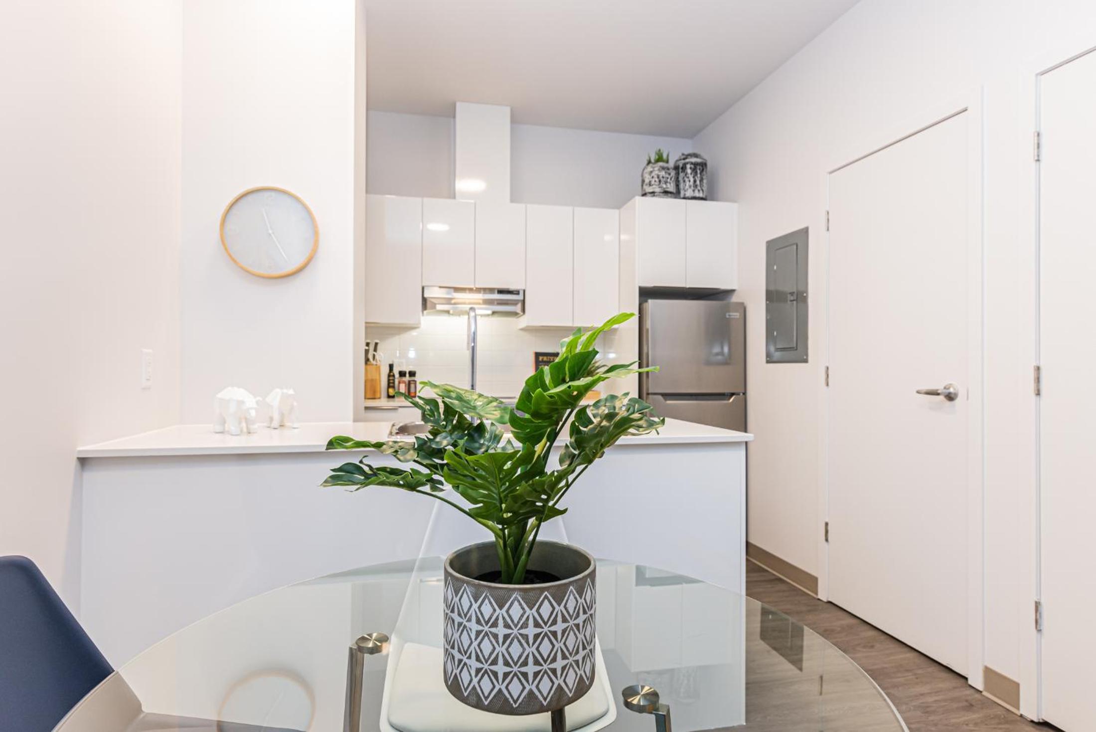 New Urban and Well Located 1 Bedroom Apartment by Den Stays