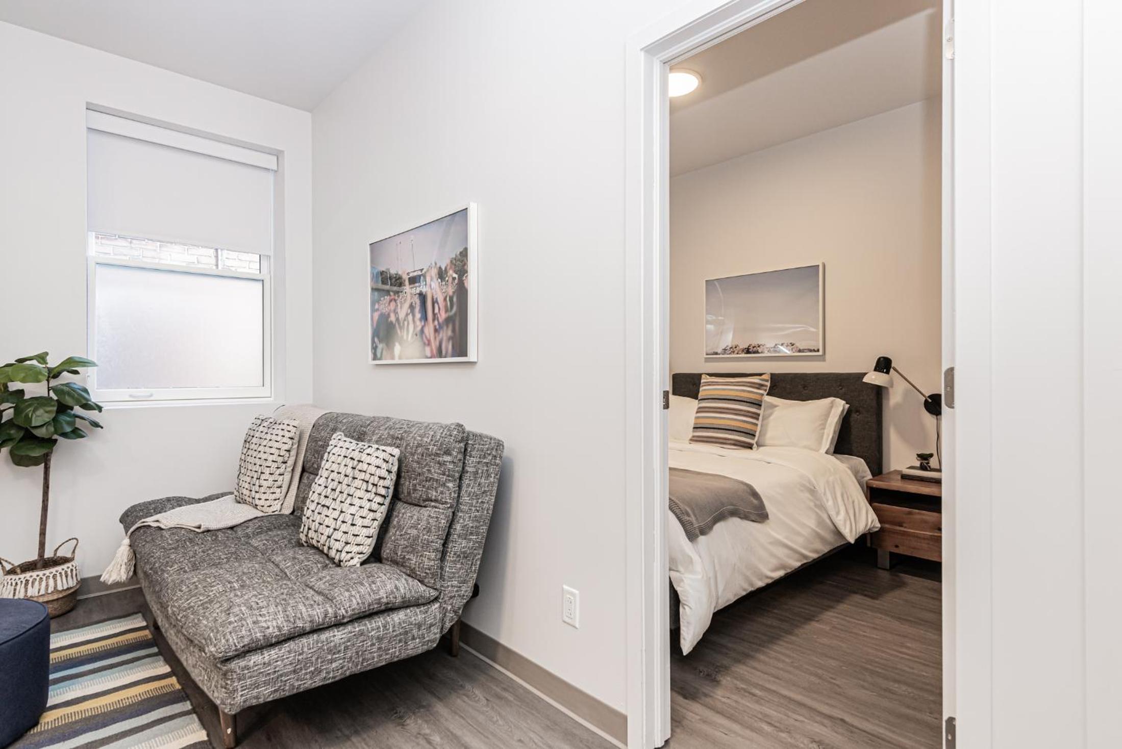 New Urban and Well Located 1 Bedroom Apartment by Den Stays