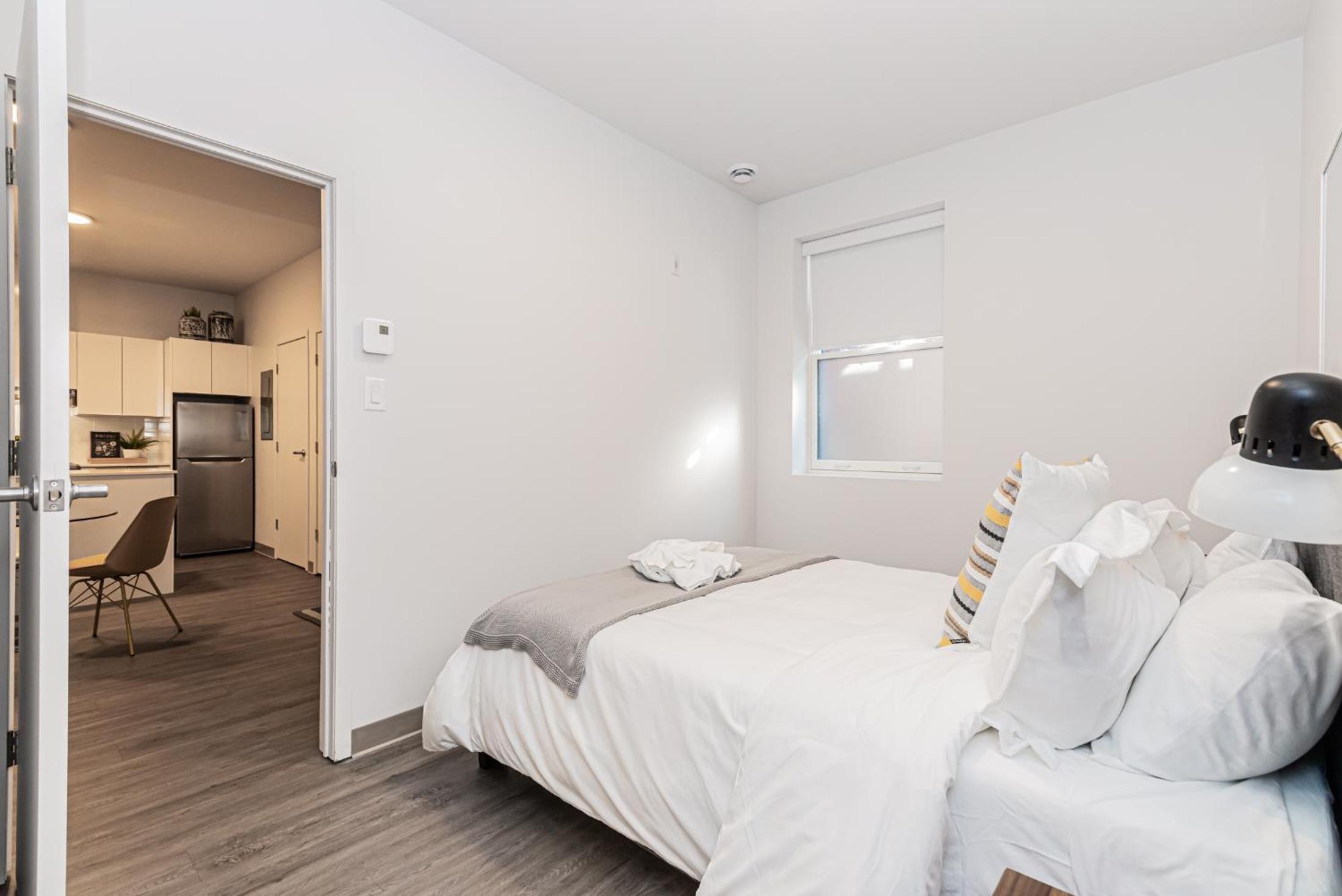 New Urban and Well Located 1 Bedroom Apartment by Den Stays