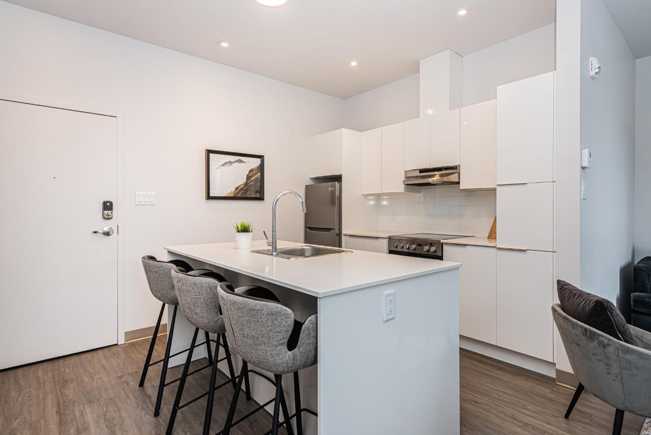 Stylish & Fun 1 Bedroom Apartment in Le Plateau by Den Stays