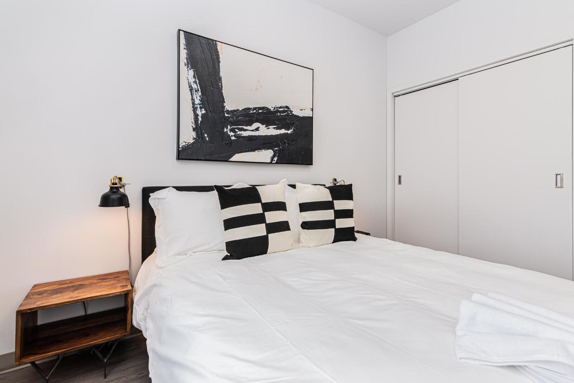 Stylish & Fun 1 Bedroom Apartment in Le Plateau by Den Stays