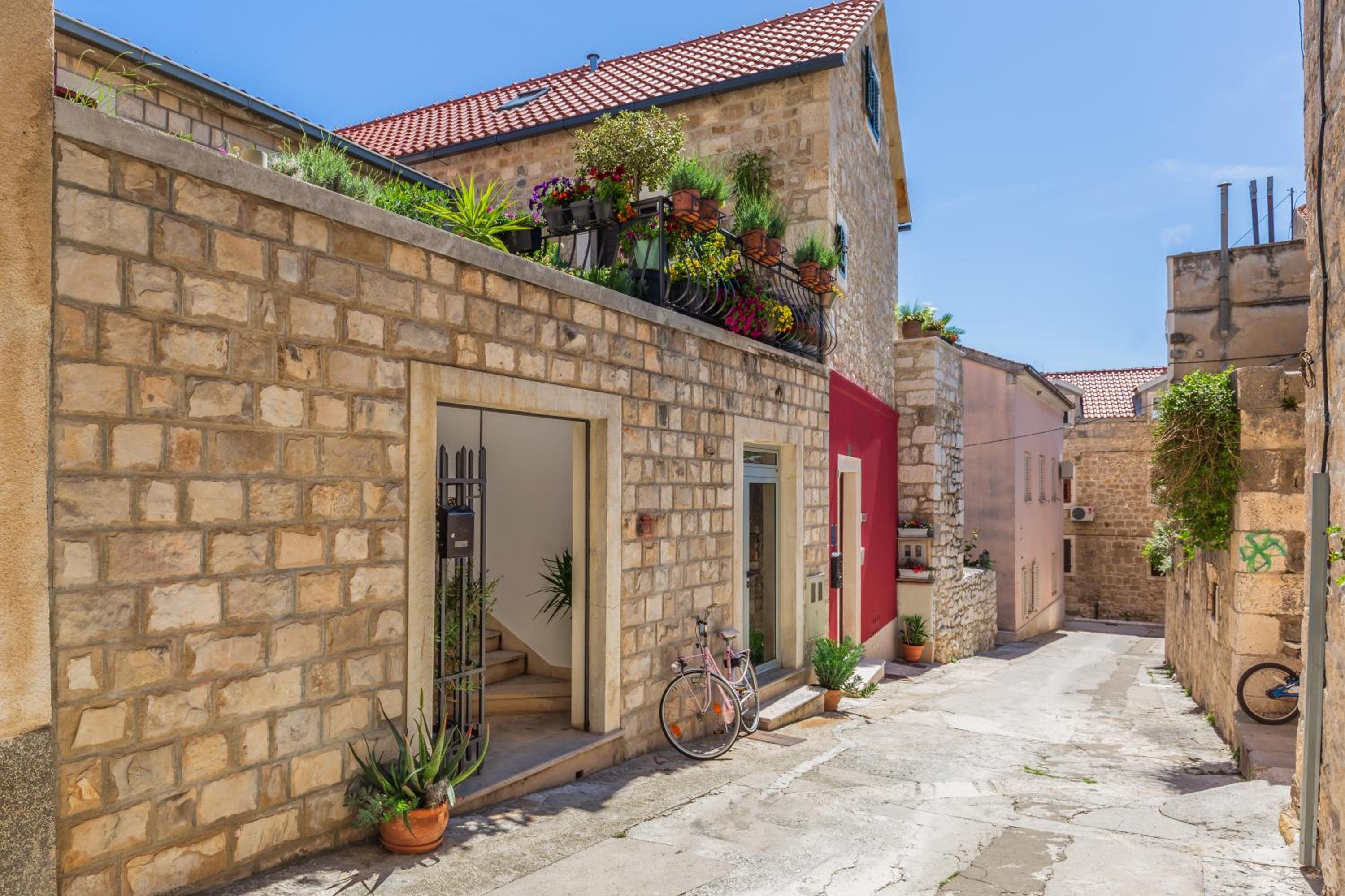 Hotel Mike - Image 1