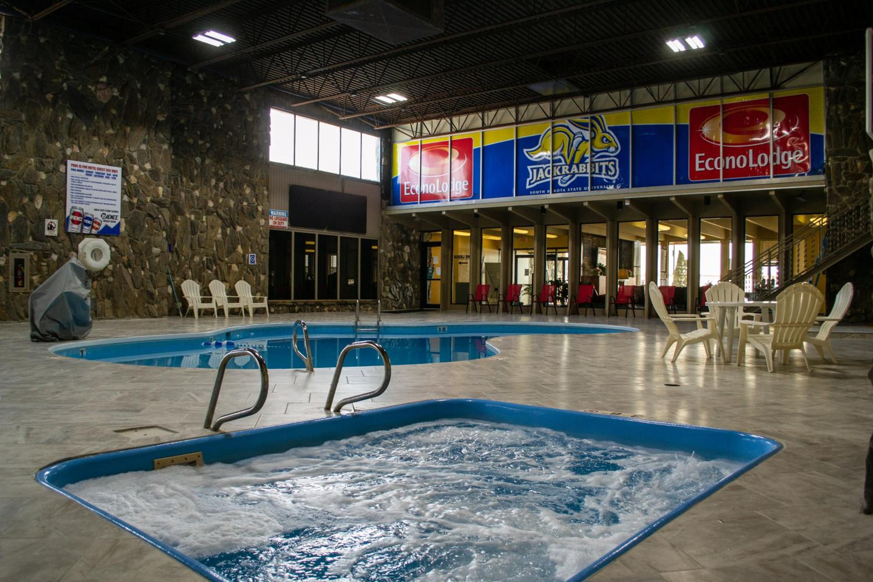 Econo Lodge Inn & Suites Brookings