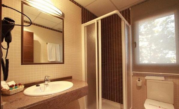 Hostal Avenida Barajas photo 2