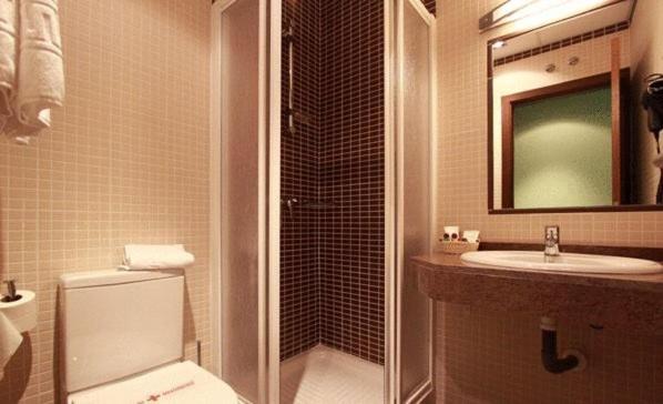 Hostal Avenida Barajas photo 4