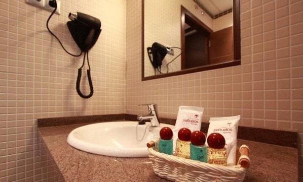Hostal Avenida Barajas photo 5