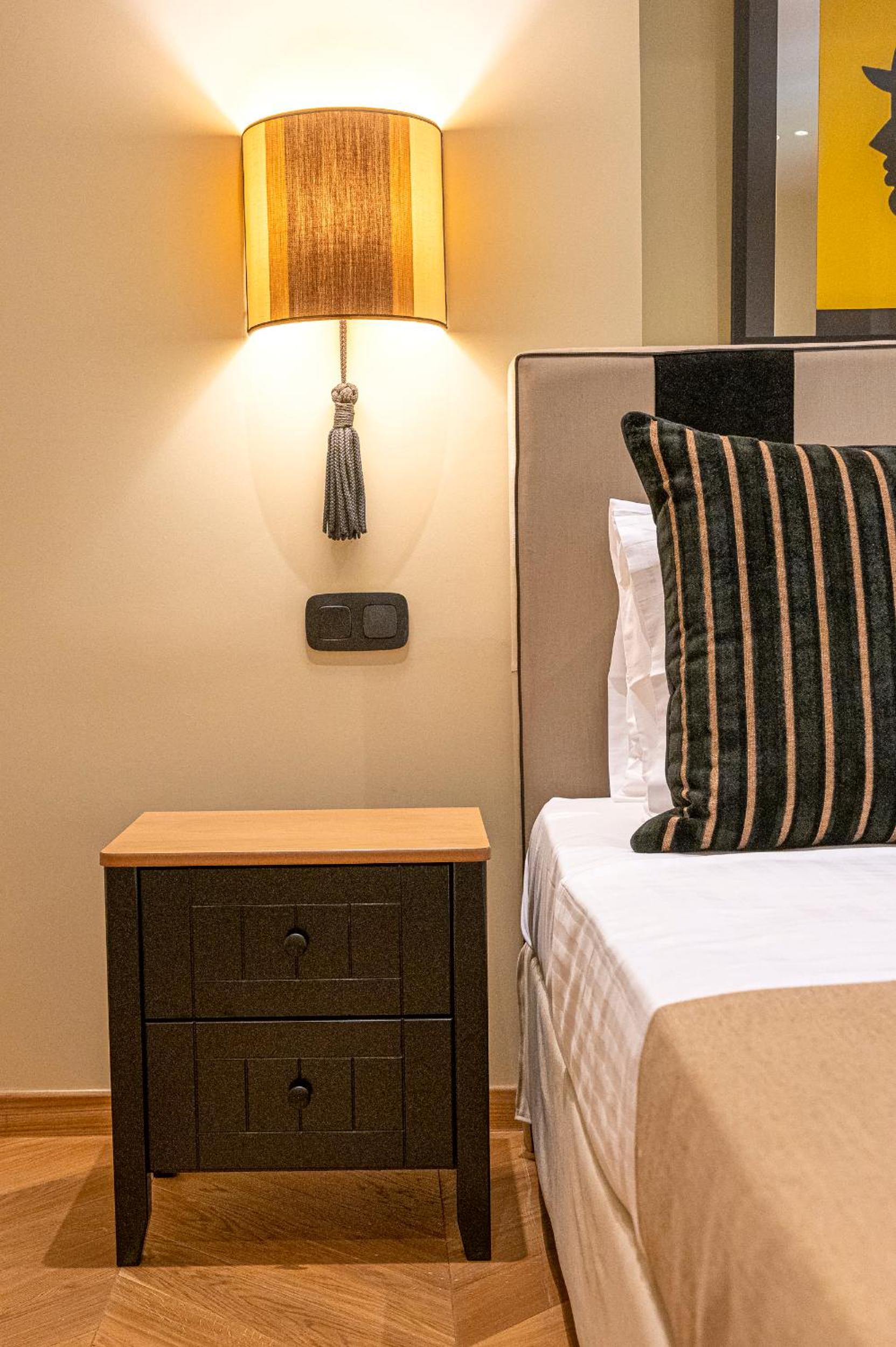 IPELHOME - Plaka Boutique Apartments