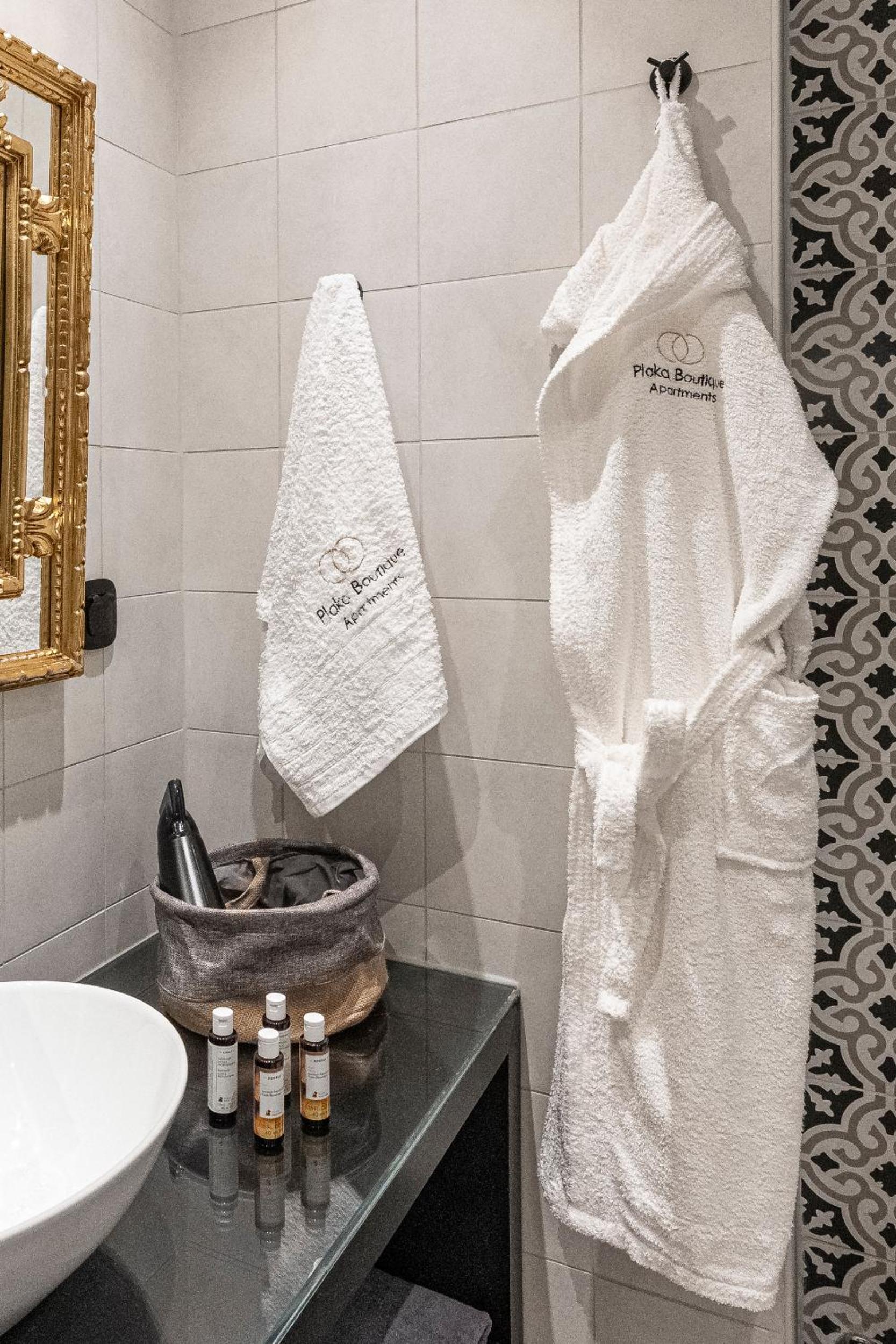 IPELHOME - Plaka Boutique Apartments