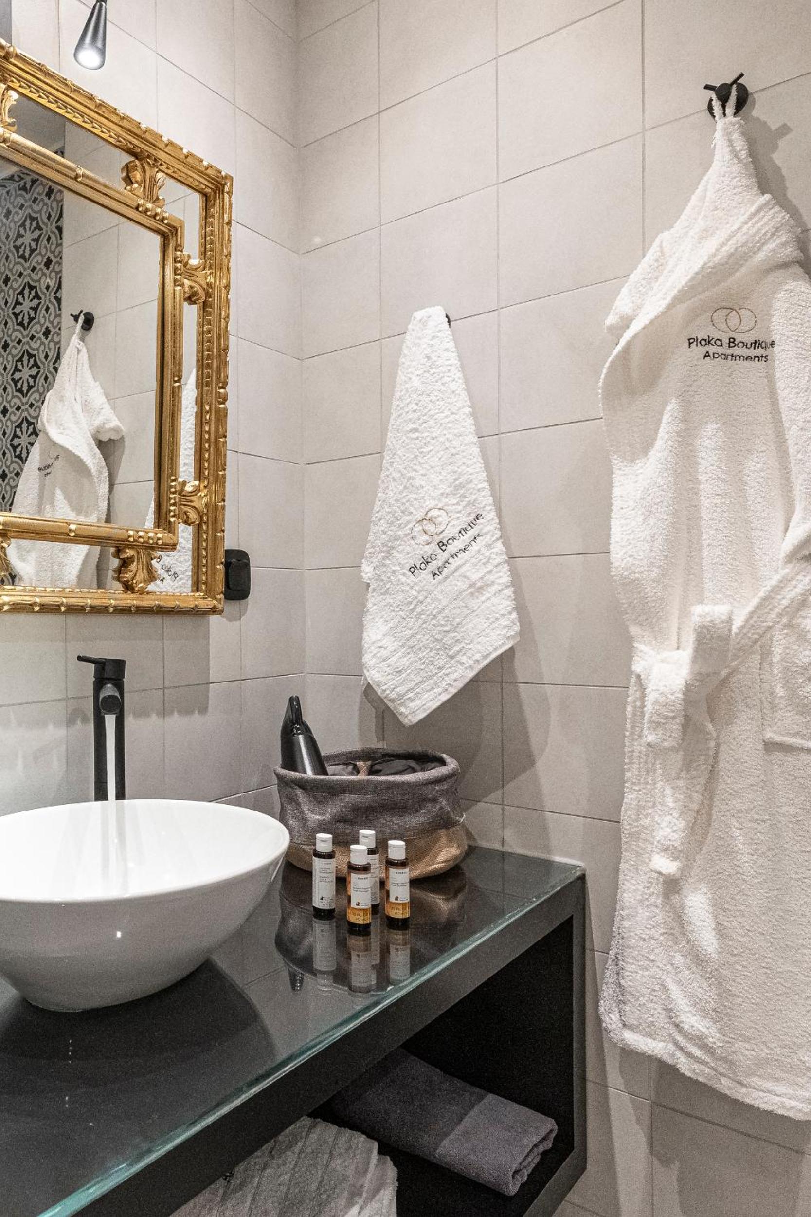 IPELHOME - Plaka Boutique Apartments